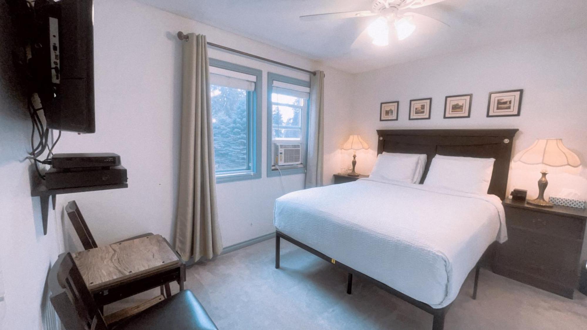 Queen Room
