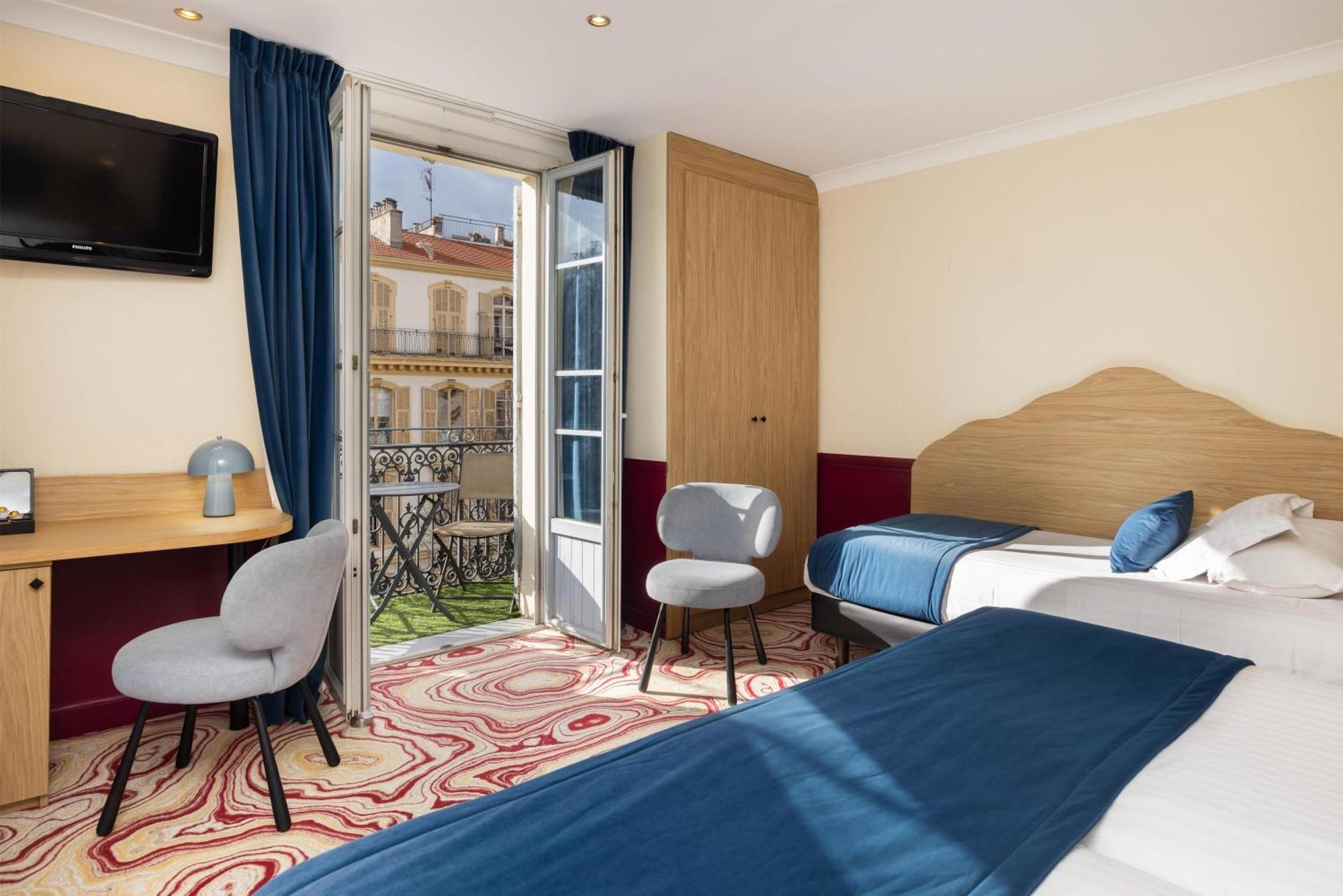 Deluxe King Room