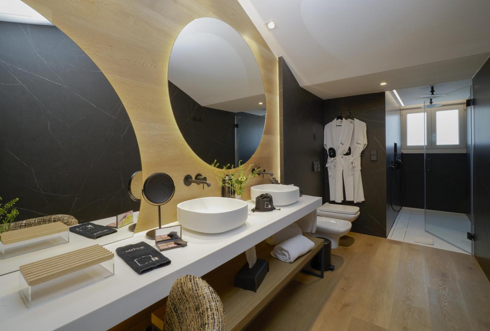 Deluxe Room Aduana Street