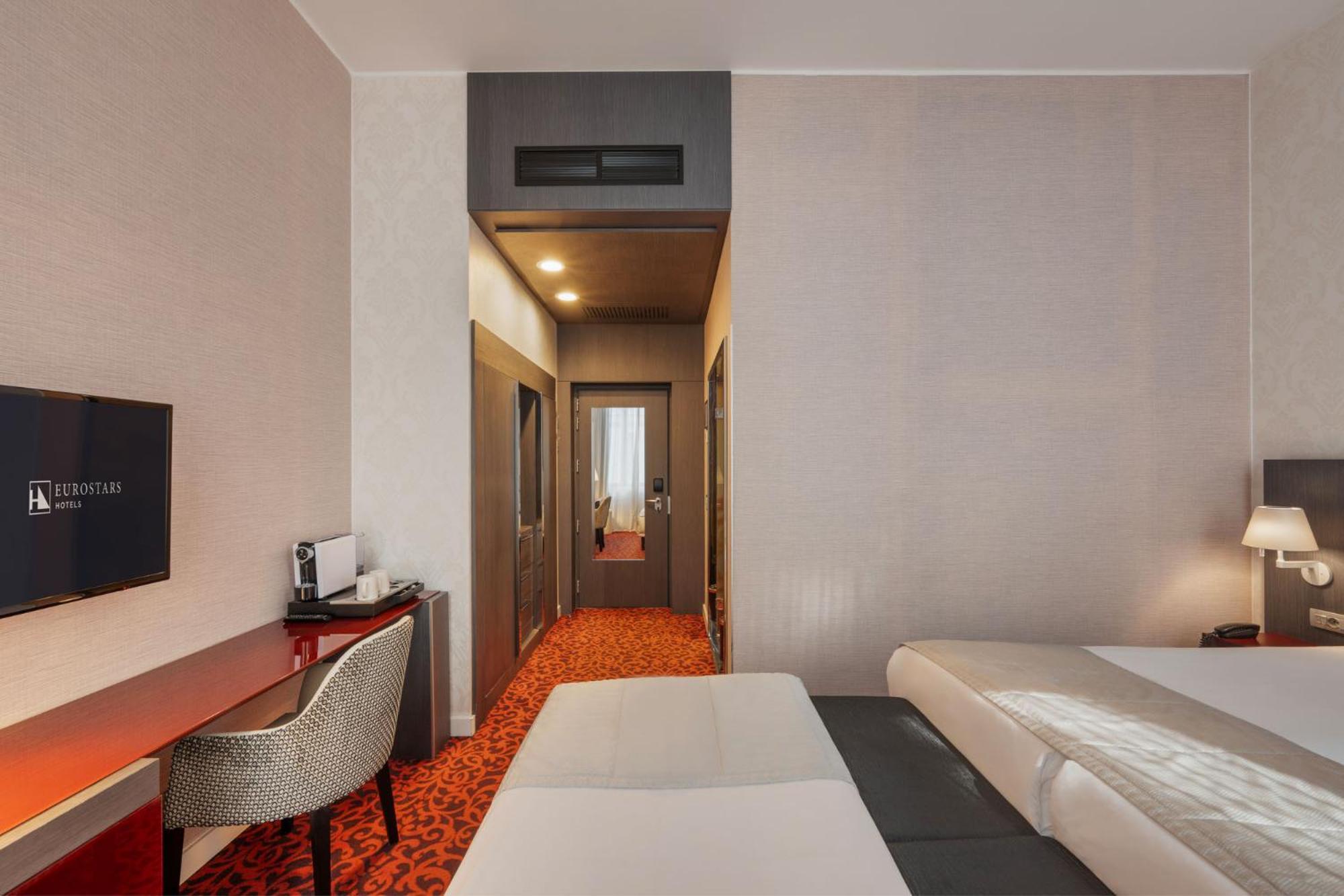 Deluxe Double Room Extra Bed
