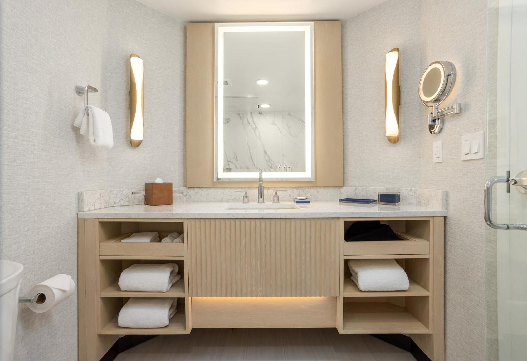 Deluxe Zimmer mit Kingsize-Bett