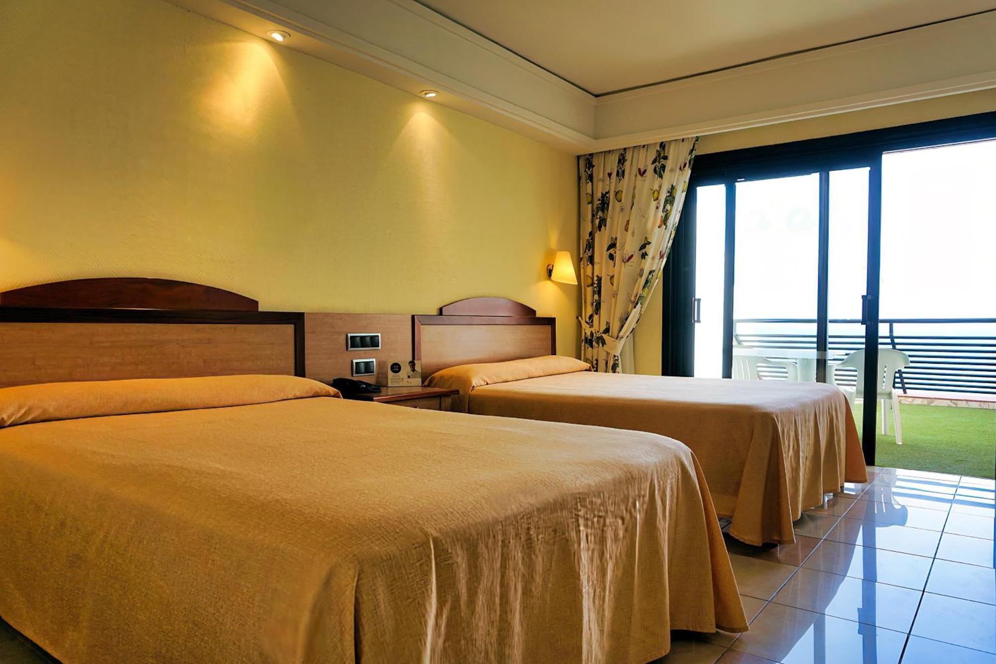 Double or Twin Room Side Sea View