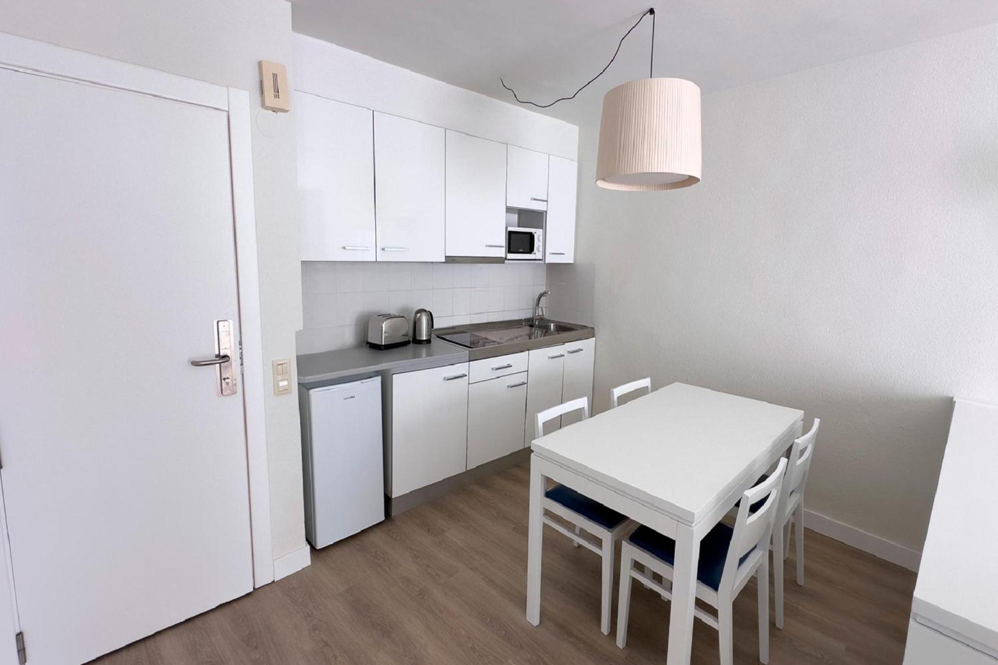 Superior One-Bedroom Apartment