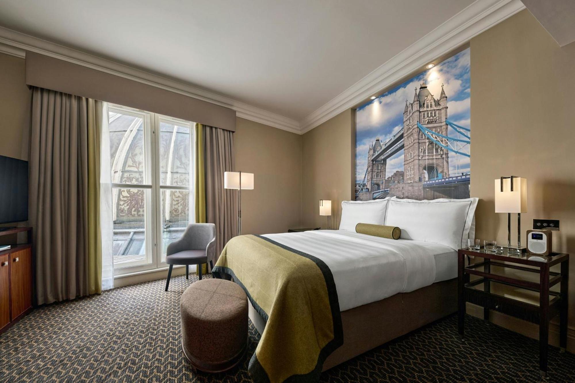 Deluxe Larger Guest room 1 Queen