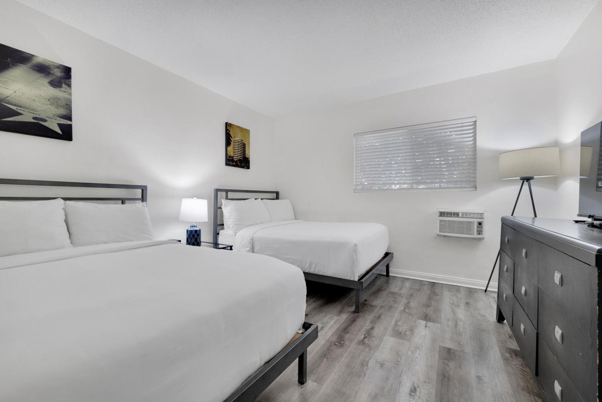 One Bedroom Suite Two Double Beds