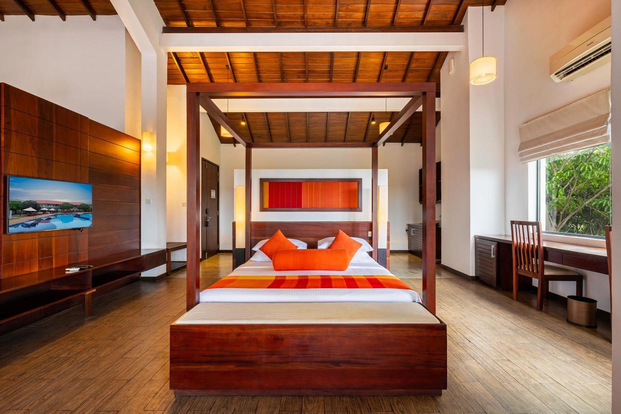 The Calm Suite with Balcony & Ocean View