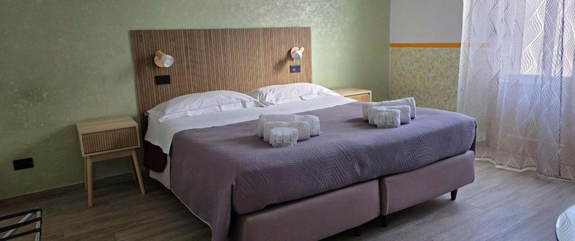 Double Room Private External Bathroom