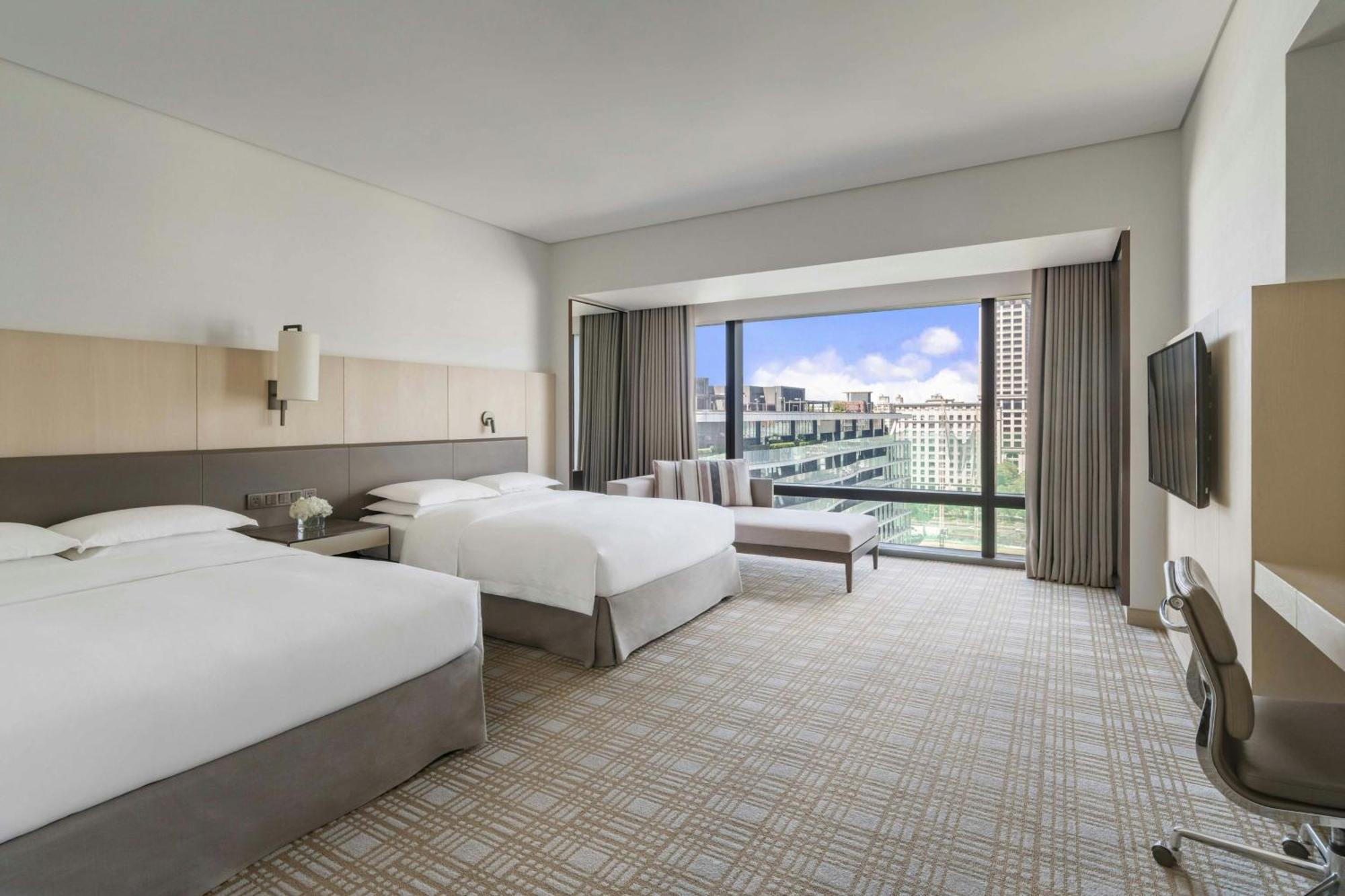 Homey Room Two Double Beds