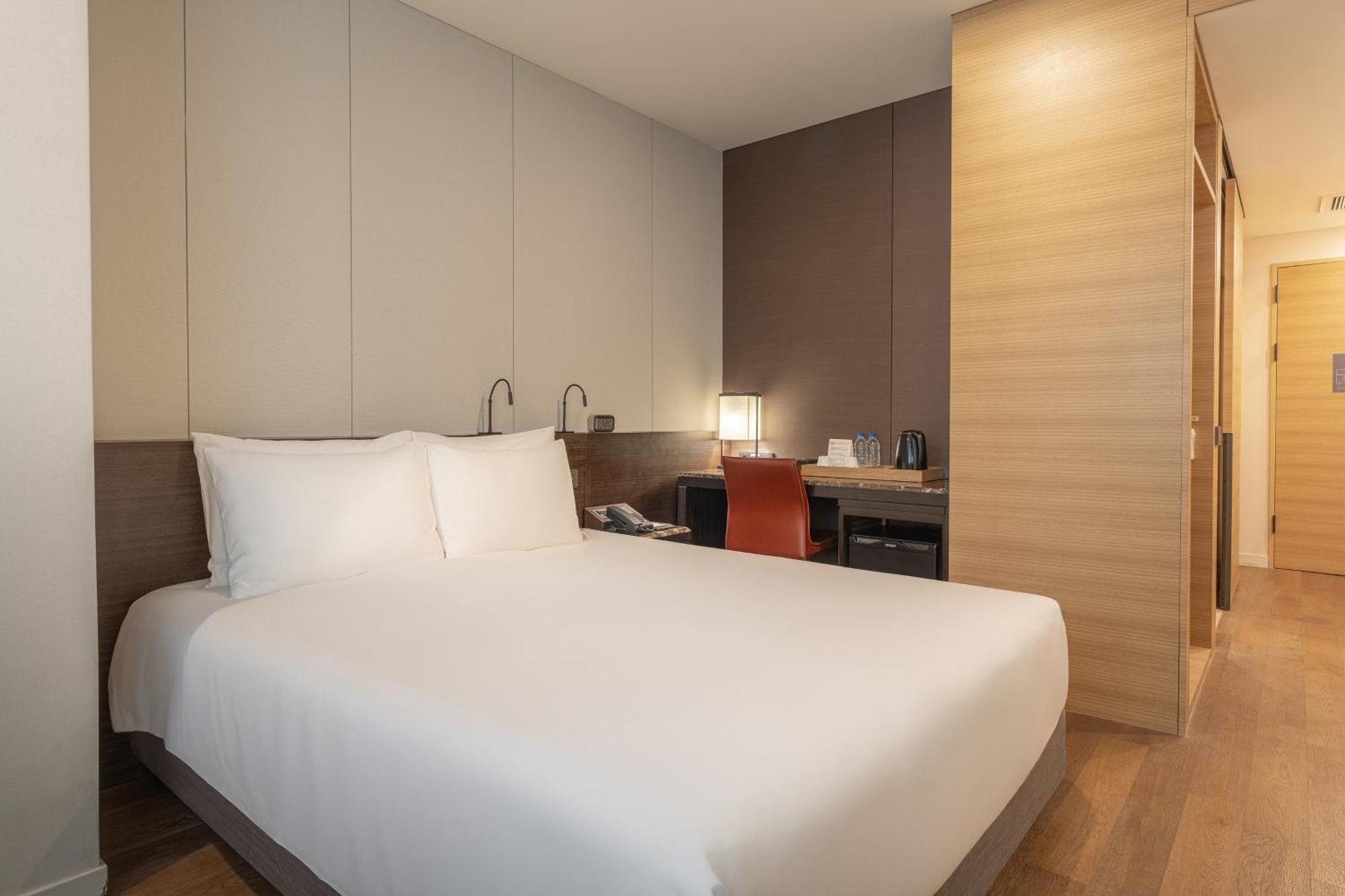 Double Room Barrier Low Floor