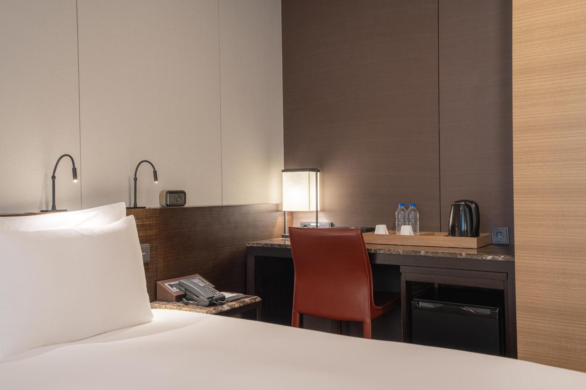 Double Room Barrier Low Floor