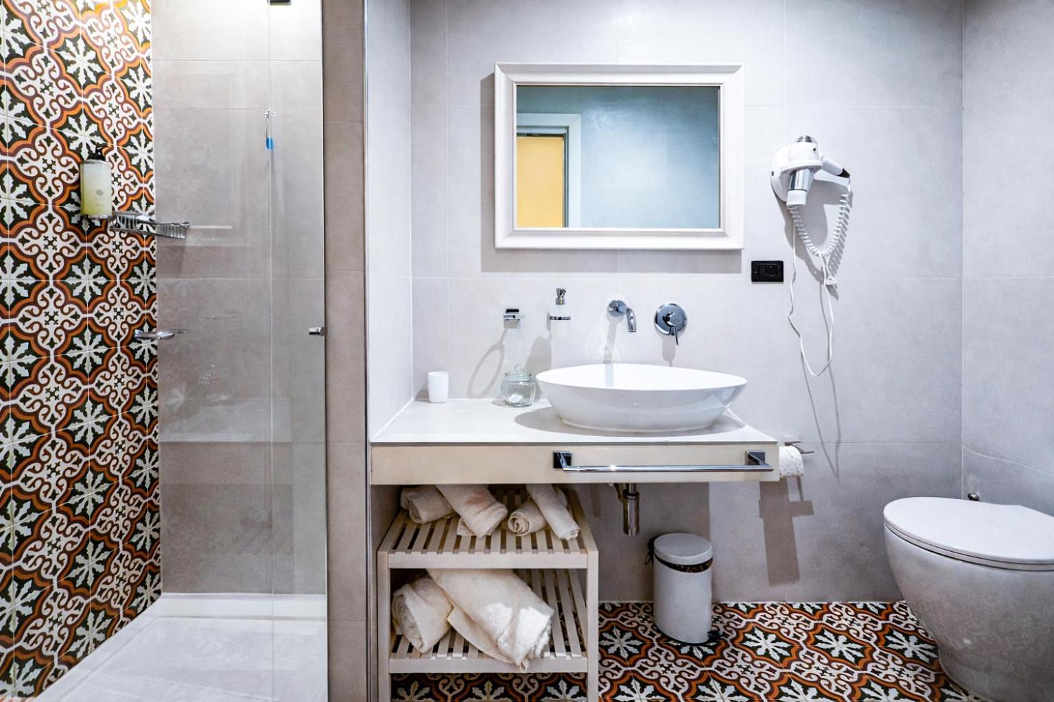 Double Room,1756565259:JPEG