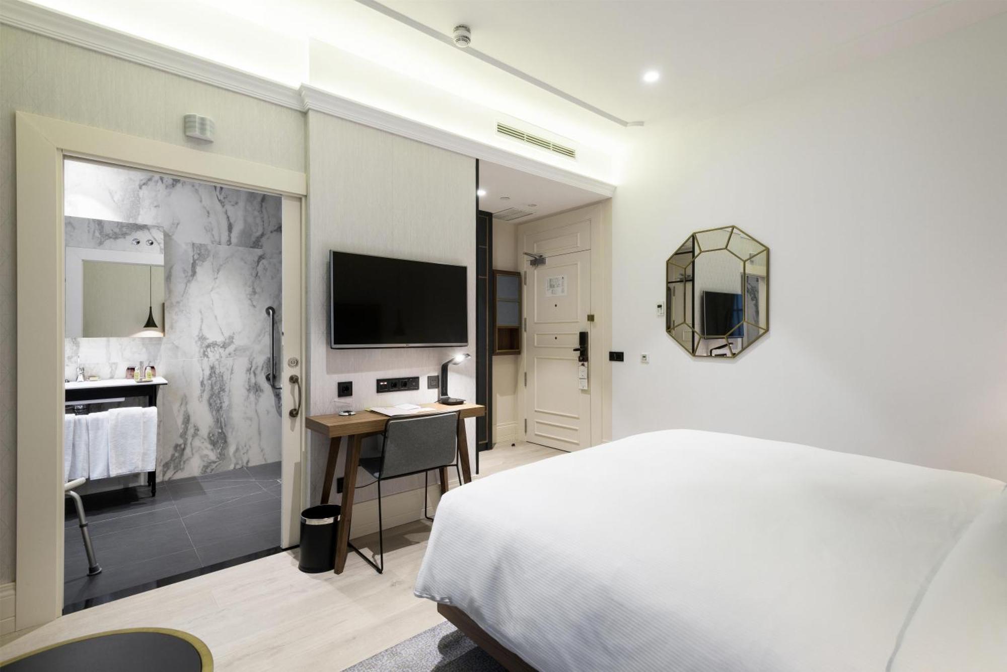 King Room Mobility Access