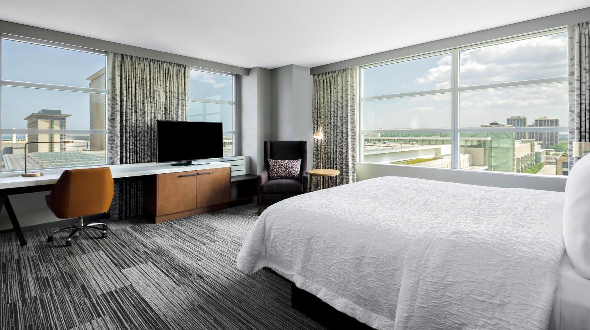 Corner King Room View