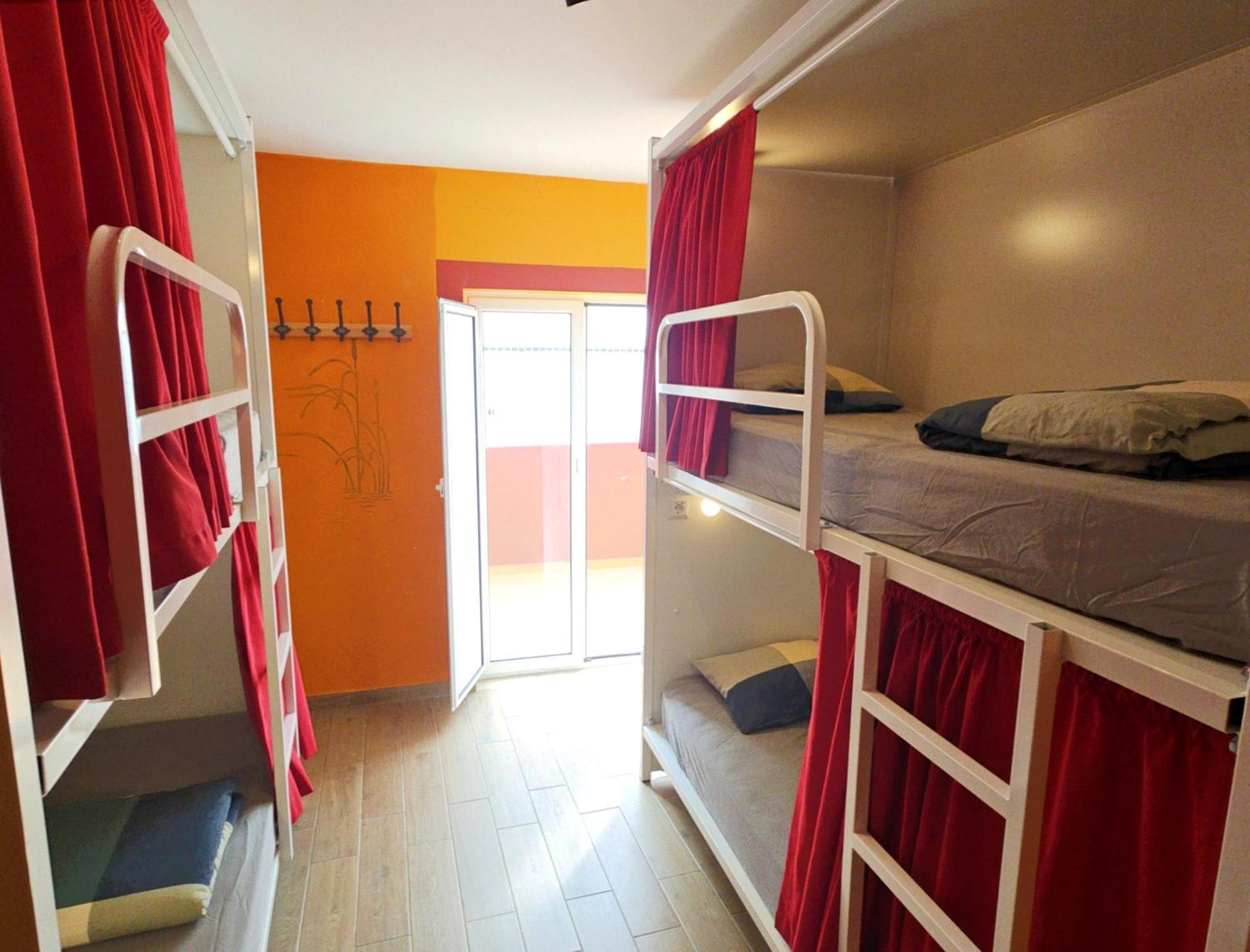 Bed 4-Bed Mixed Dormitory Room