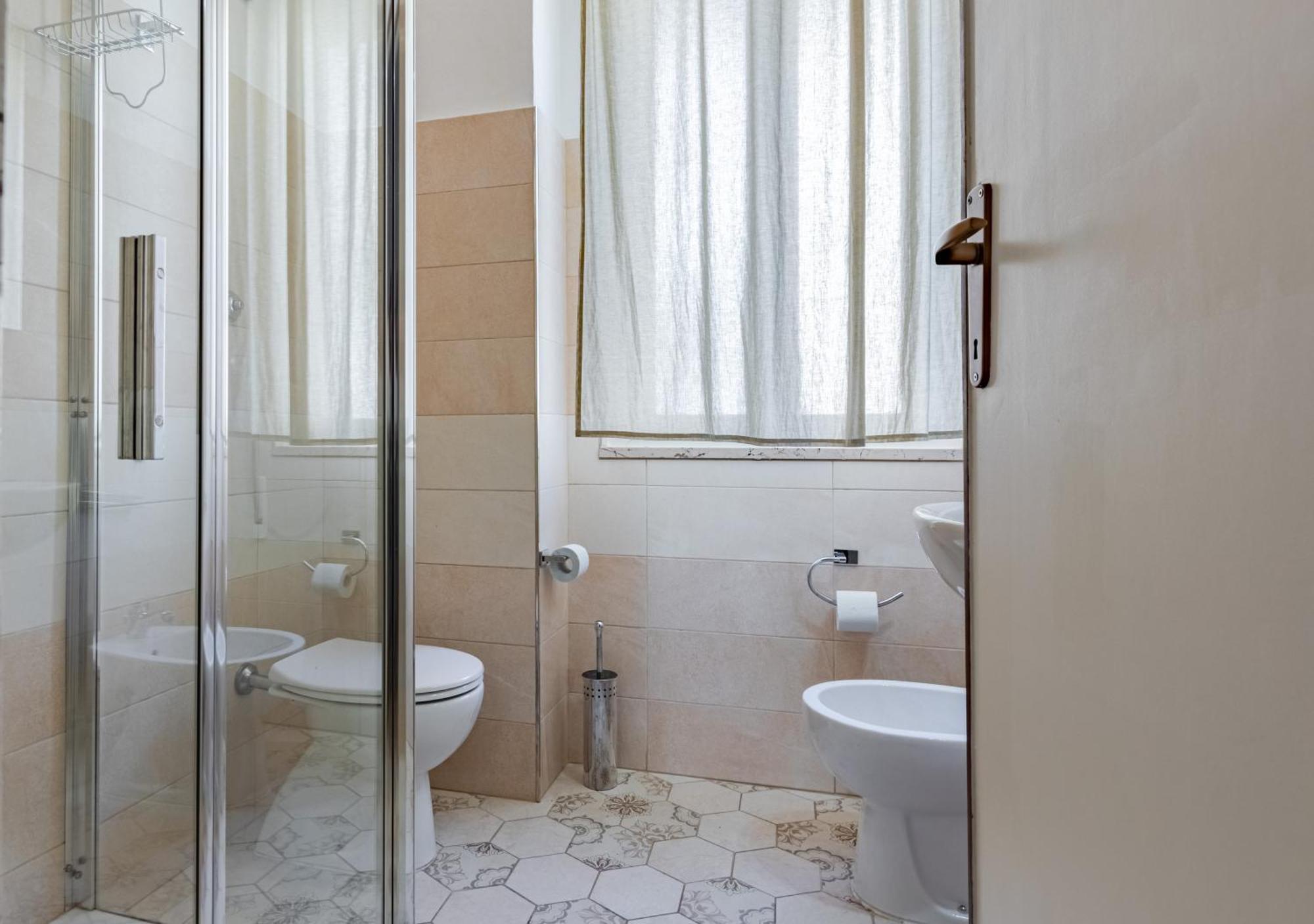 Double Room Private Bathroom