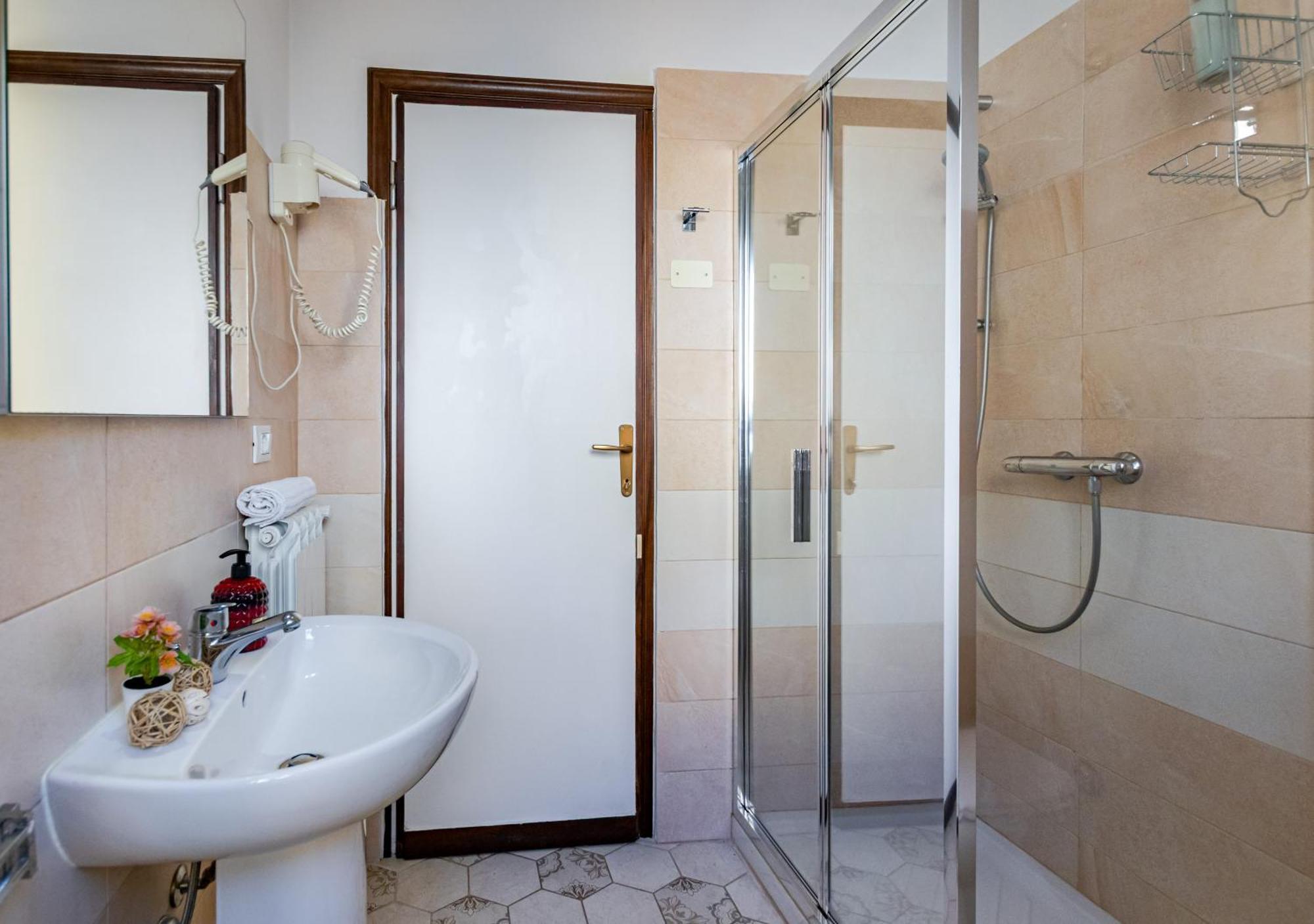 Double Room Private Bathroom