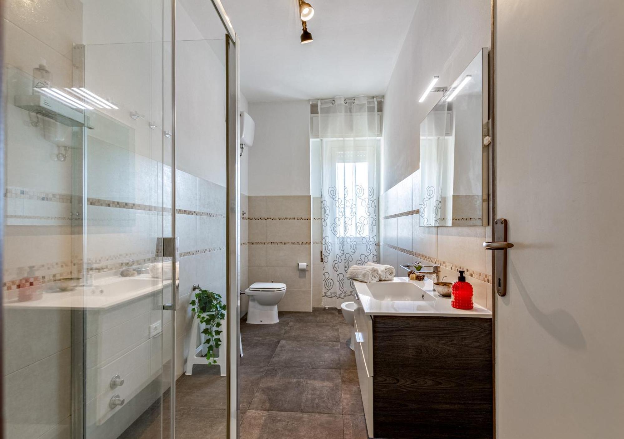 Quadruple Room Private Bathroom