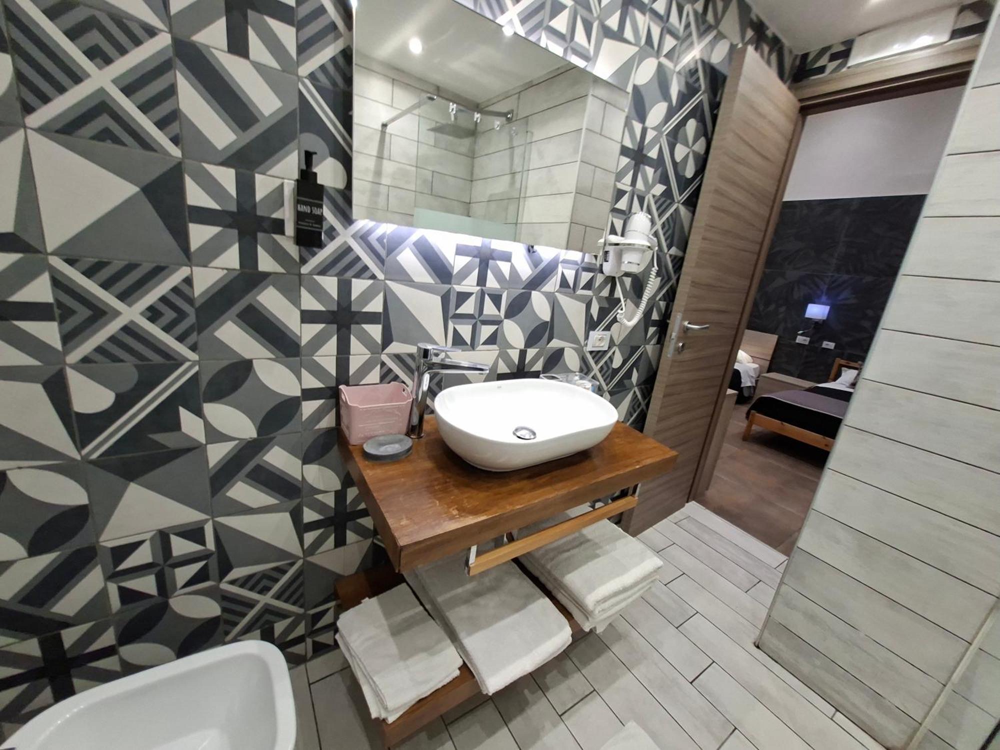 Double or Twin Room Private Bathroom