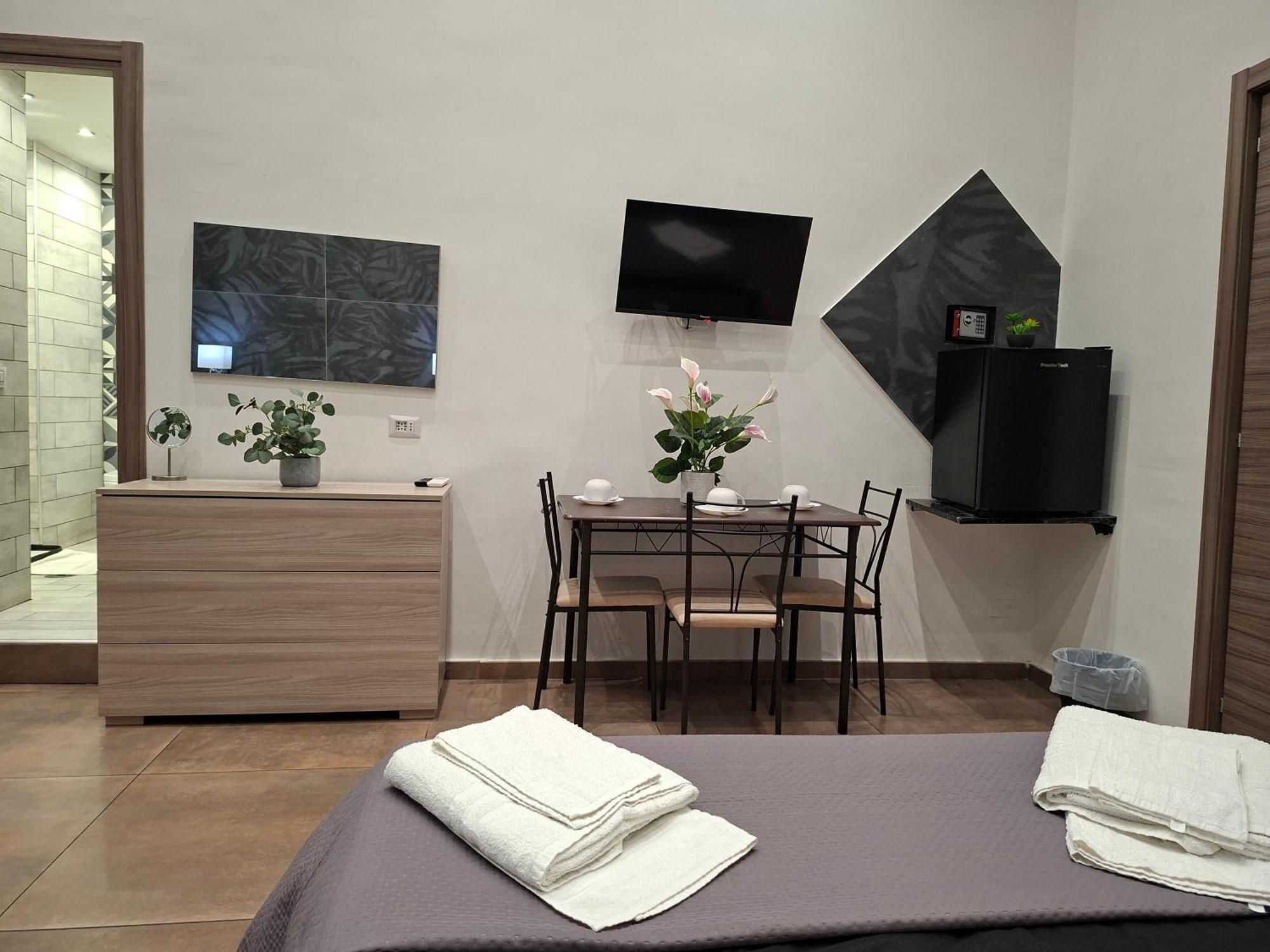 Double or Twin Room Private Bathroom
