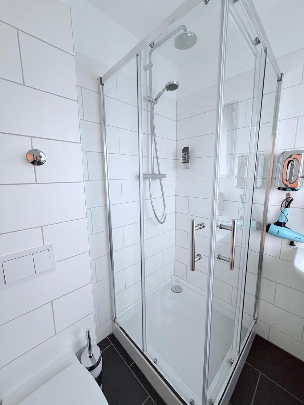 Studio Apartment Small Double Bed Courtyard View