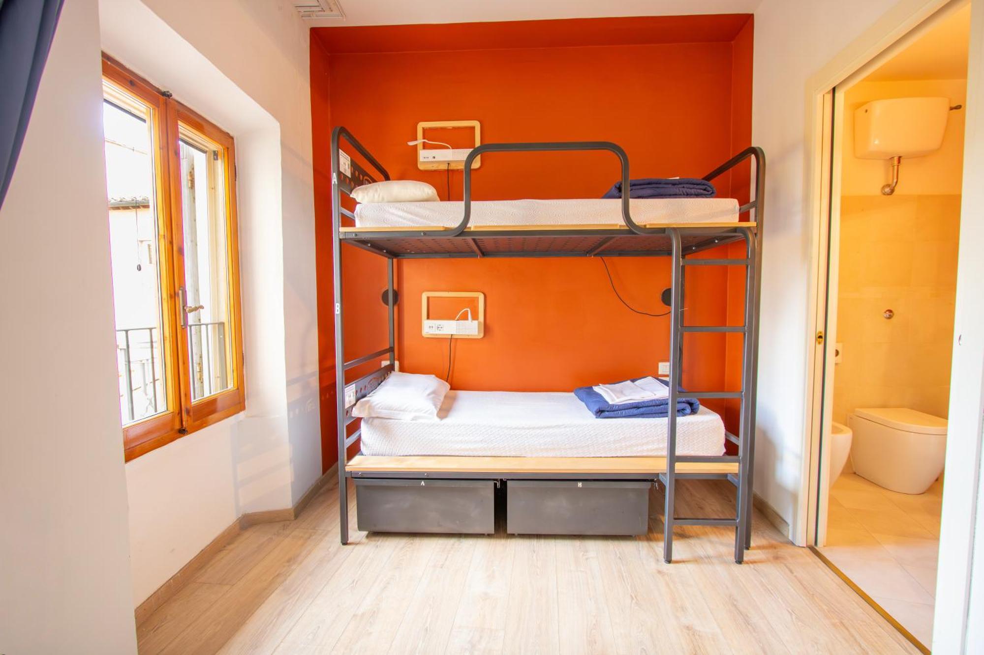 Bed 10-Bed Mixed Dormitory Room