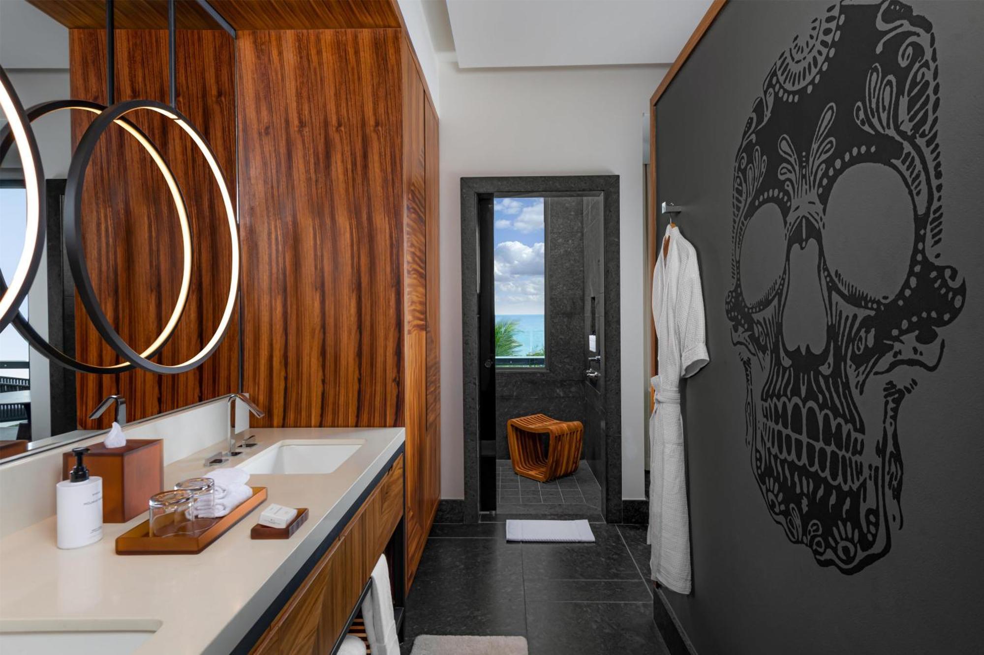 King Room Partial Ocean View