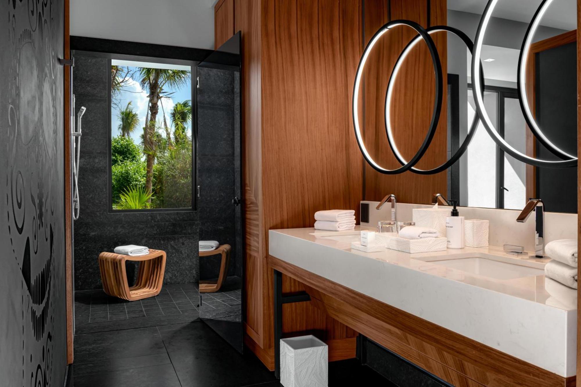 King Room Tropical View