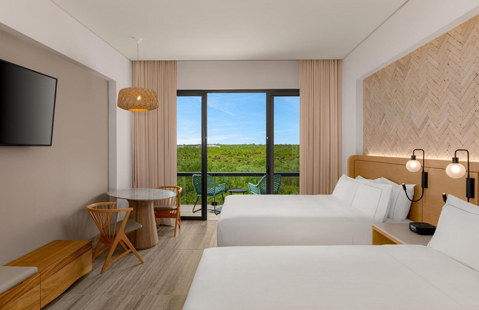 Queen Room Resort View