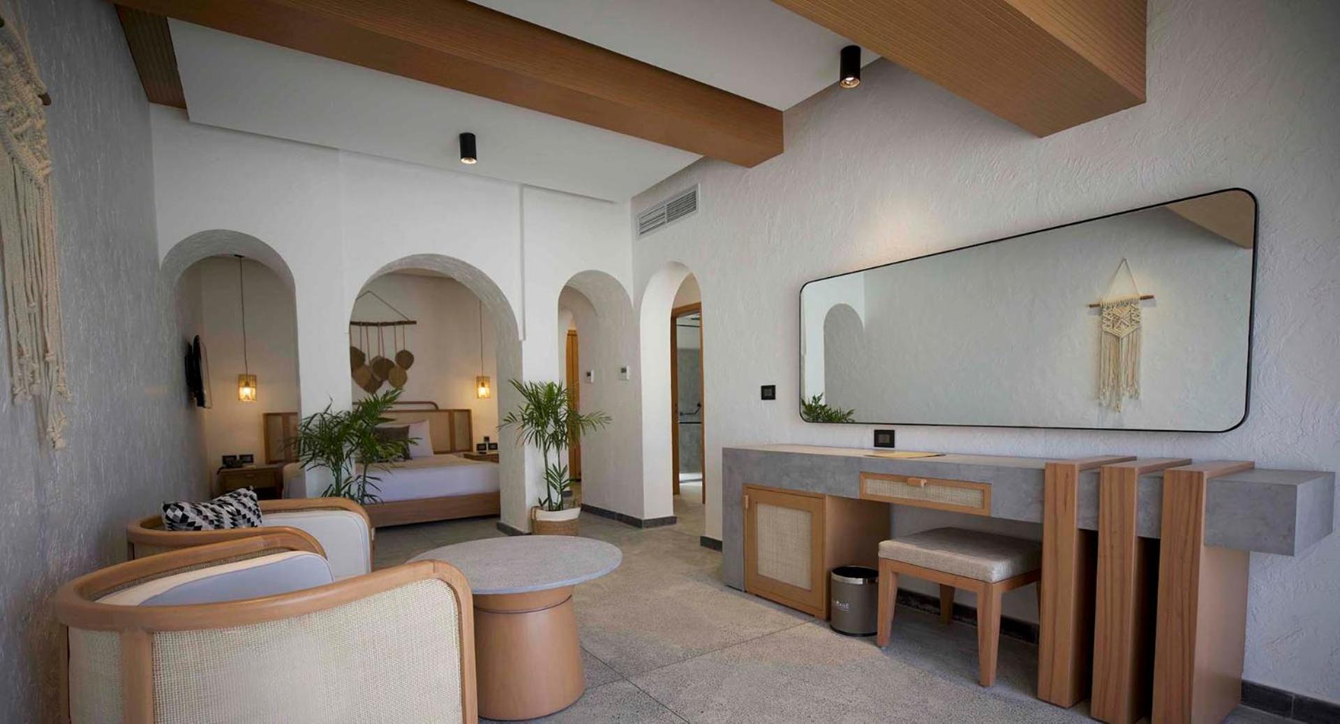 Tucana Pool Suite Posh Club