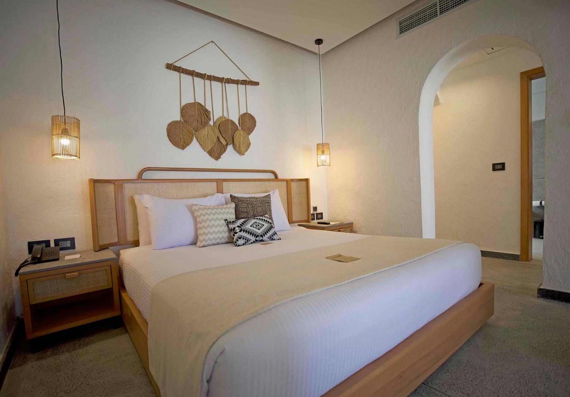 Tucana Pool Suite Posh Club