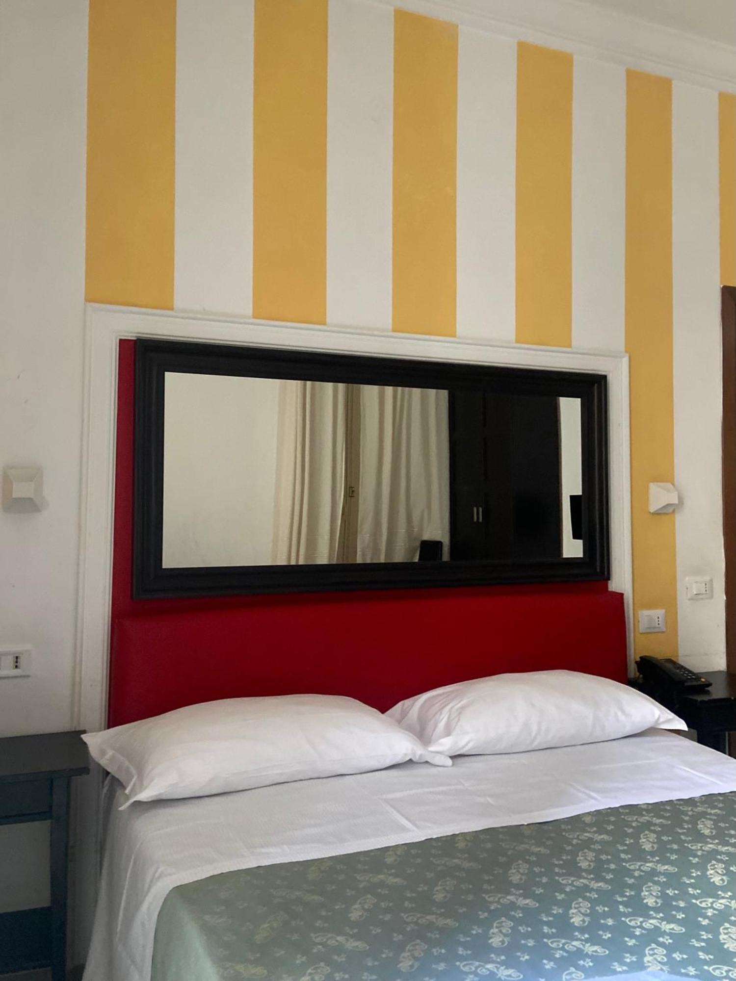 Dreibettzimmer mit Balkon