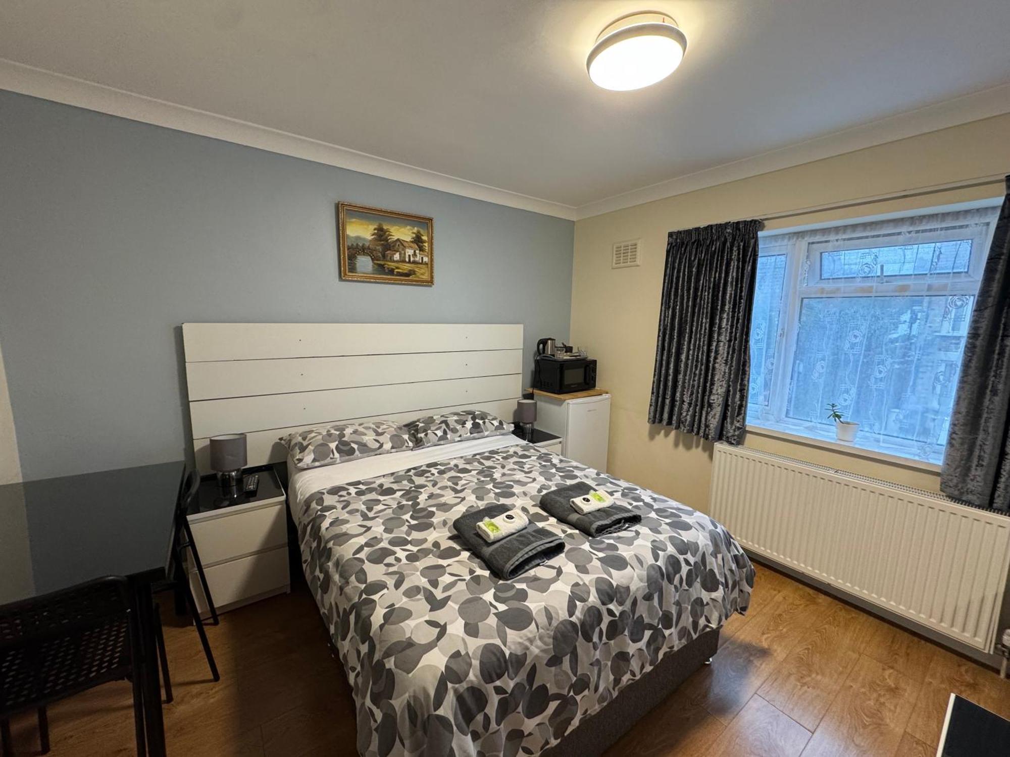 Double Room Private Bathroom