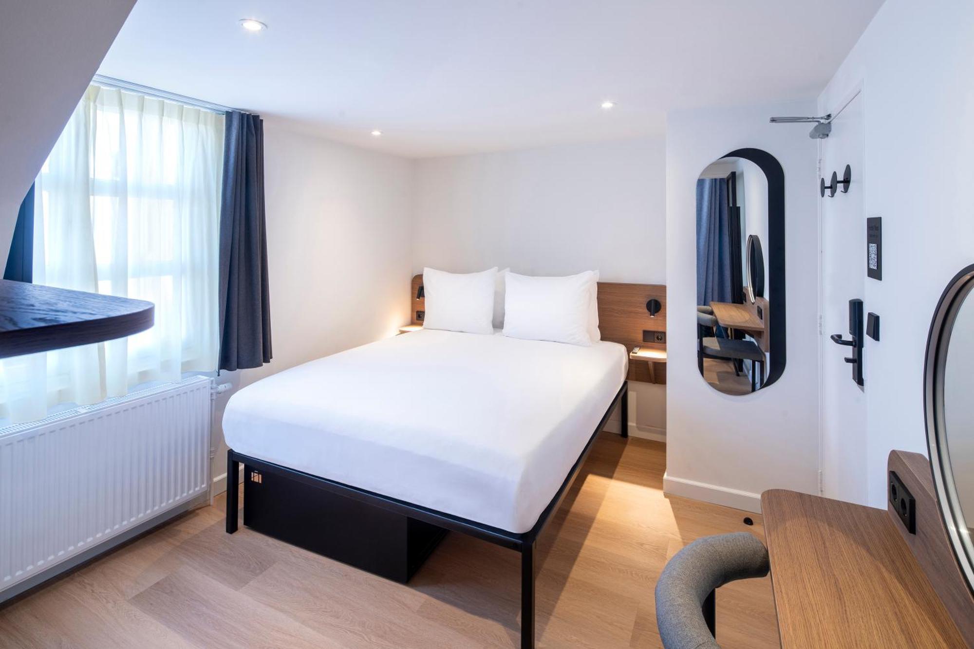 Cozy Double Room Canal View