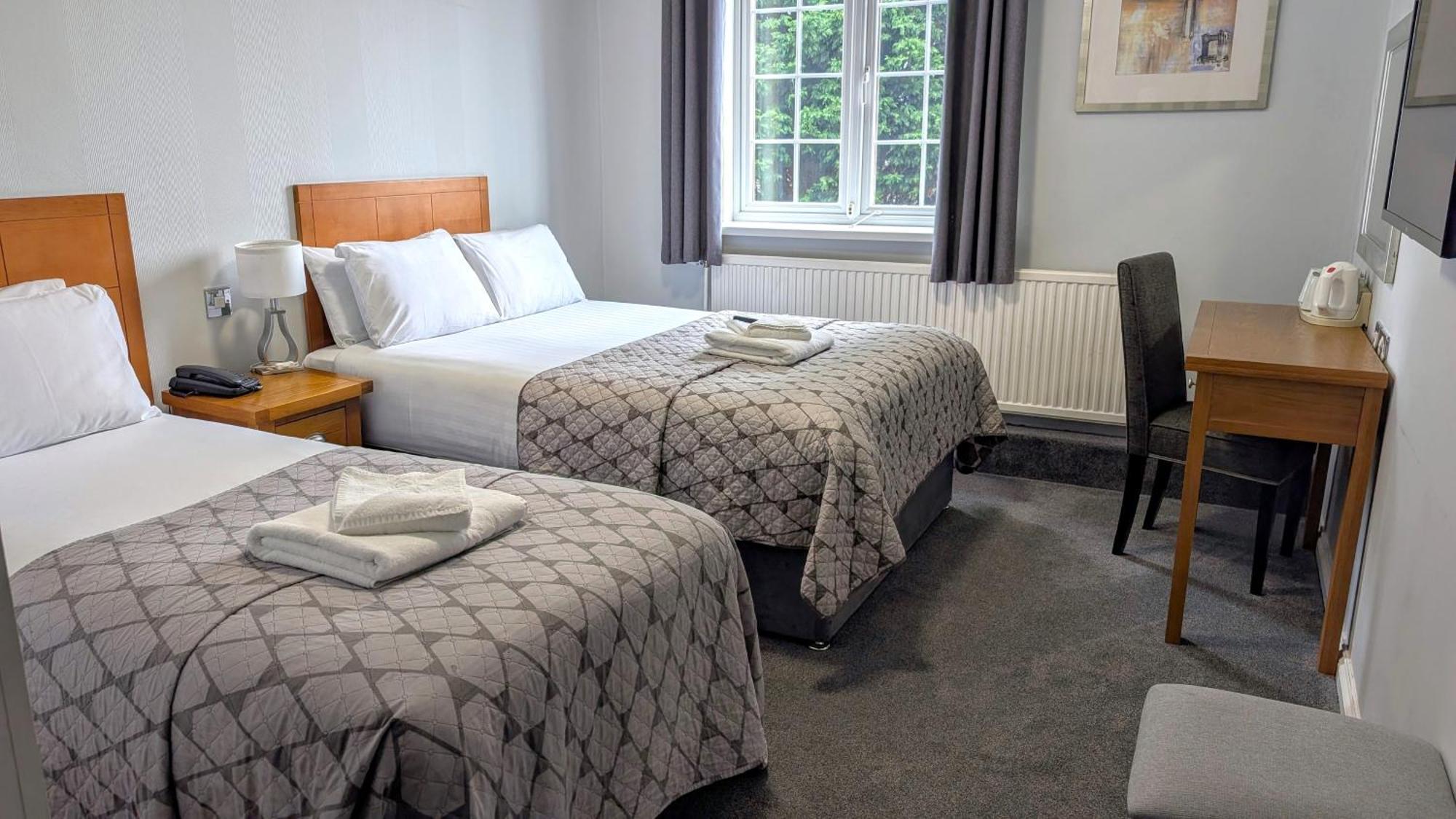 Standard Twin Room
