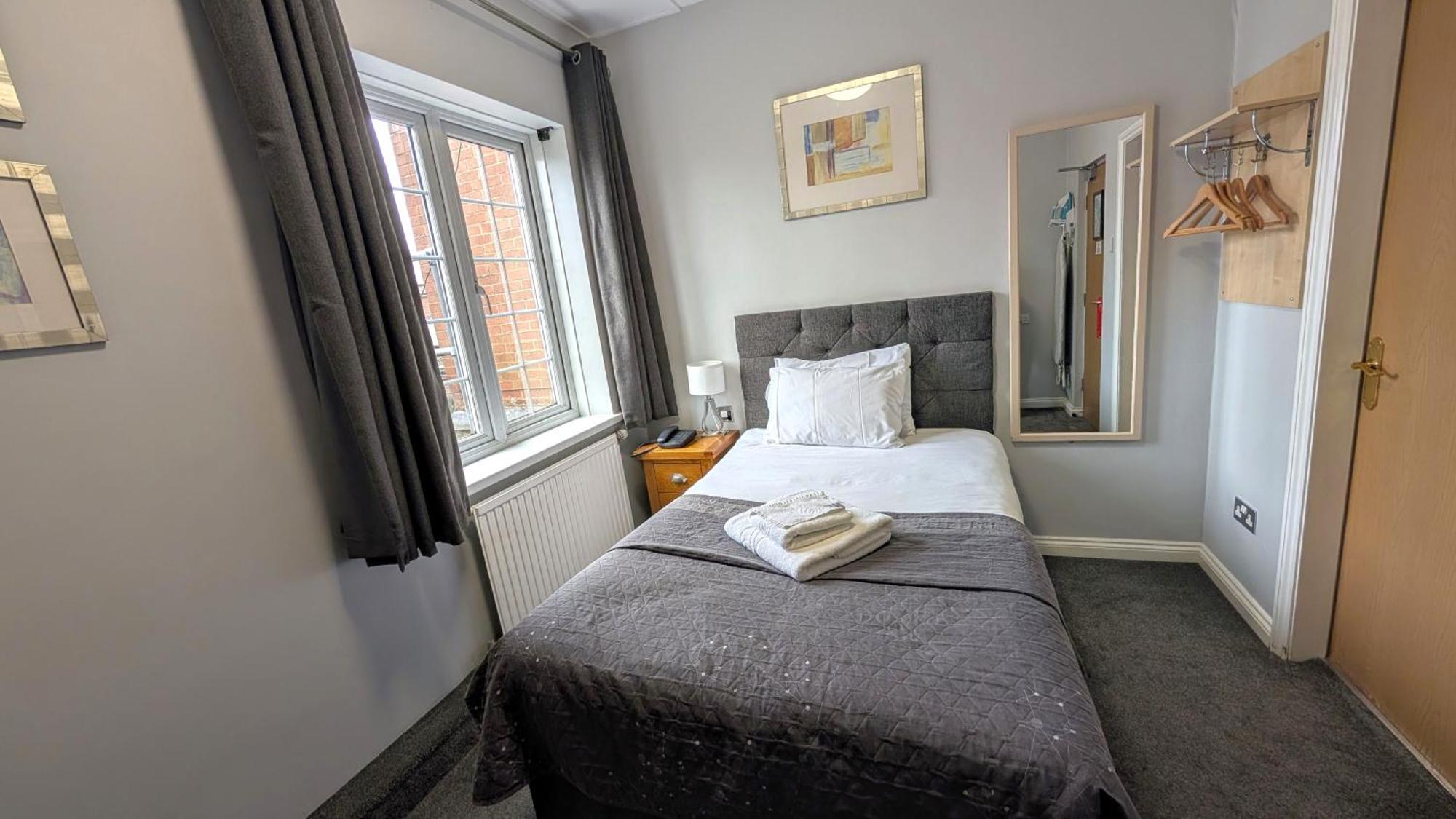 Standard Single Room