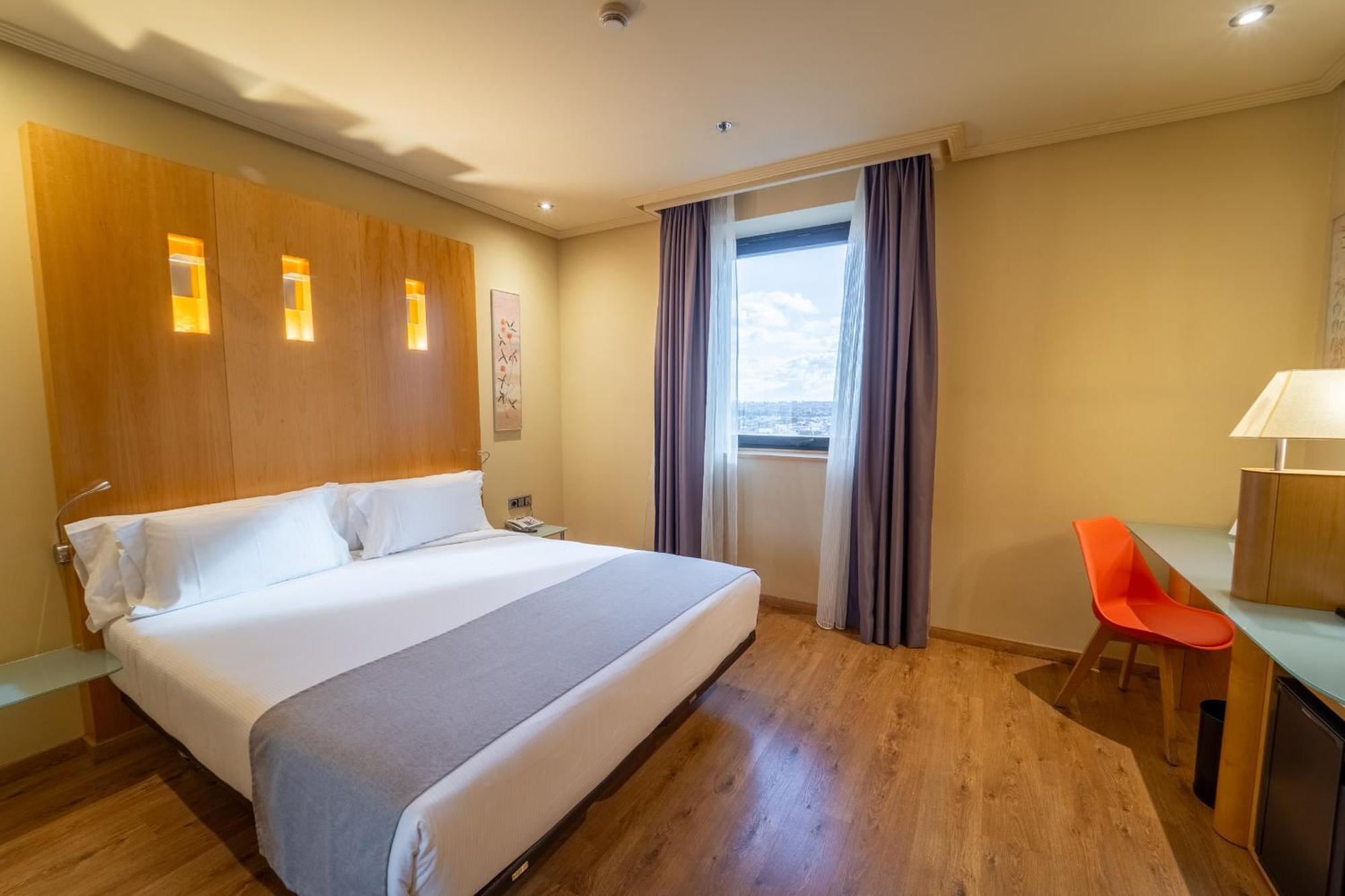 Quarto Familiar (2 Adultos + 2 Crianças)