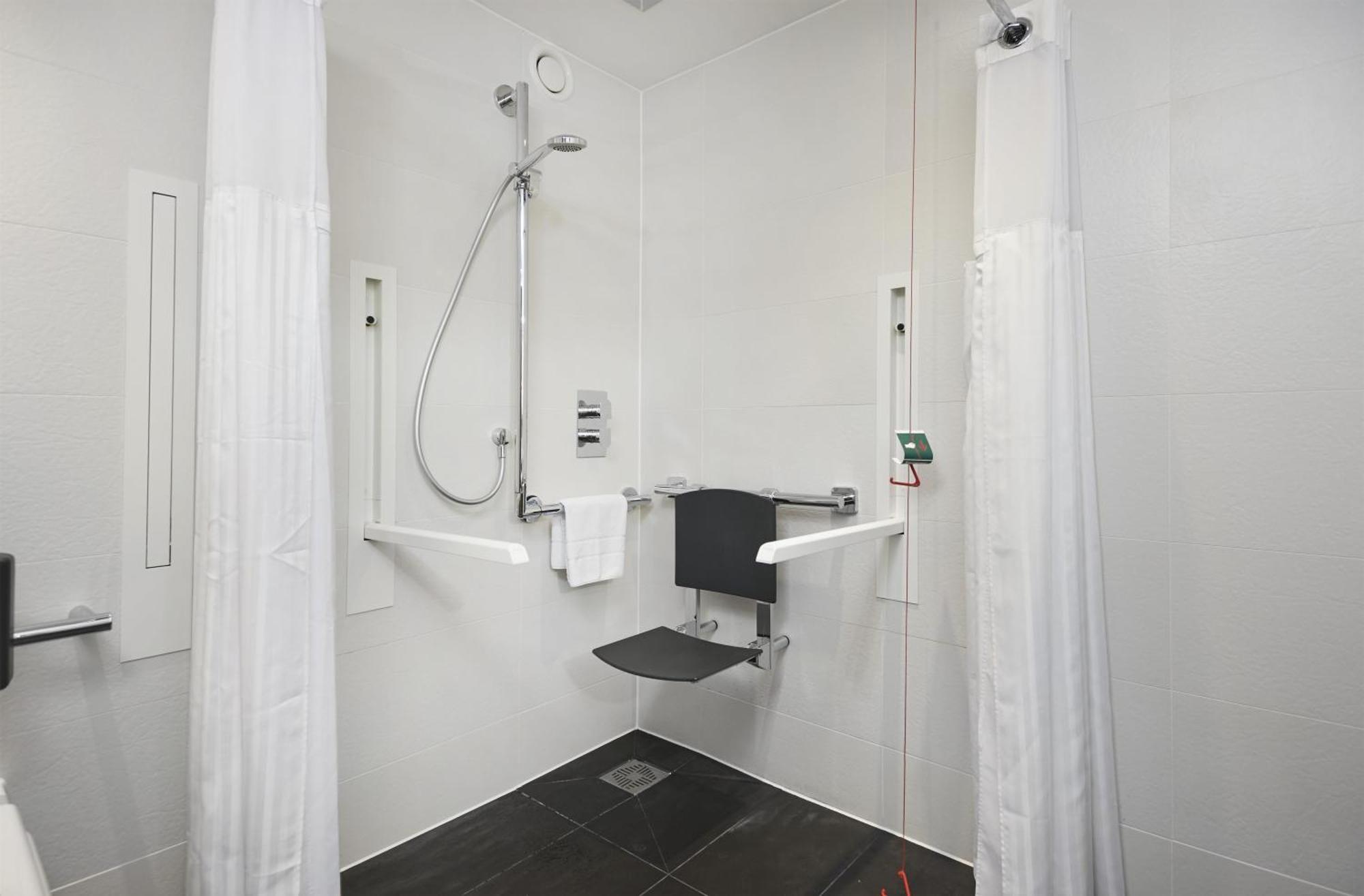 Queen Room Mobility Access