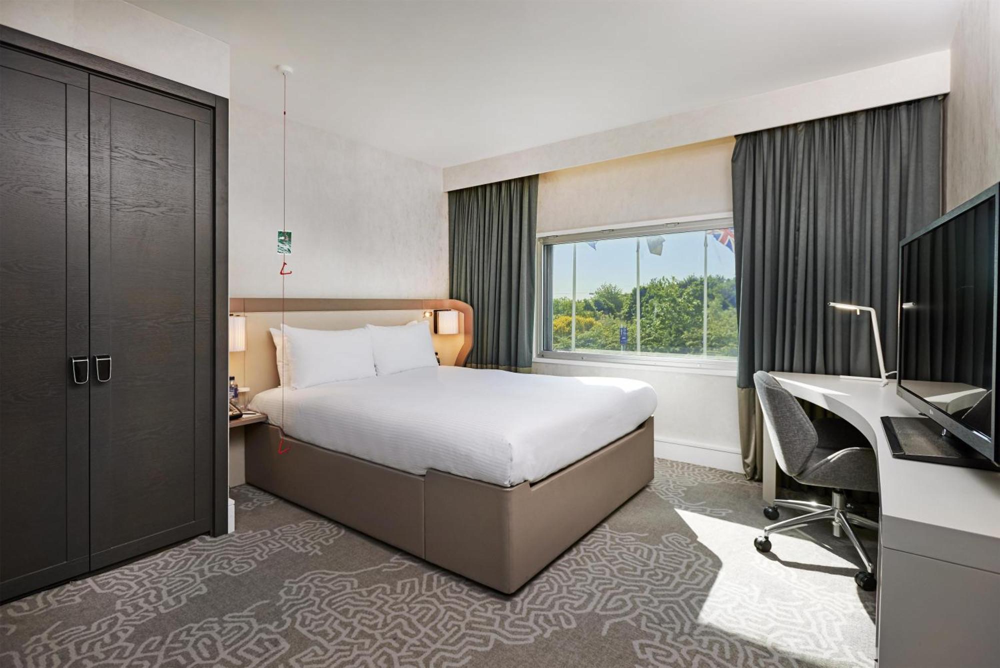 Queen Room Mobility Access
