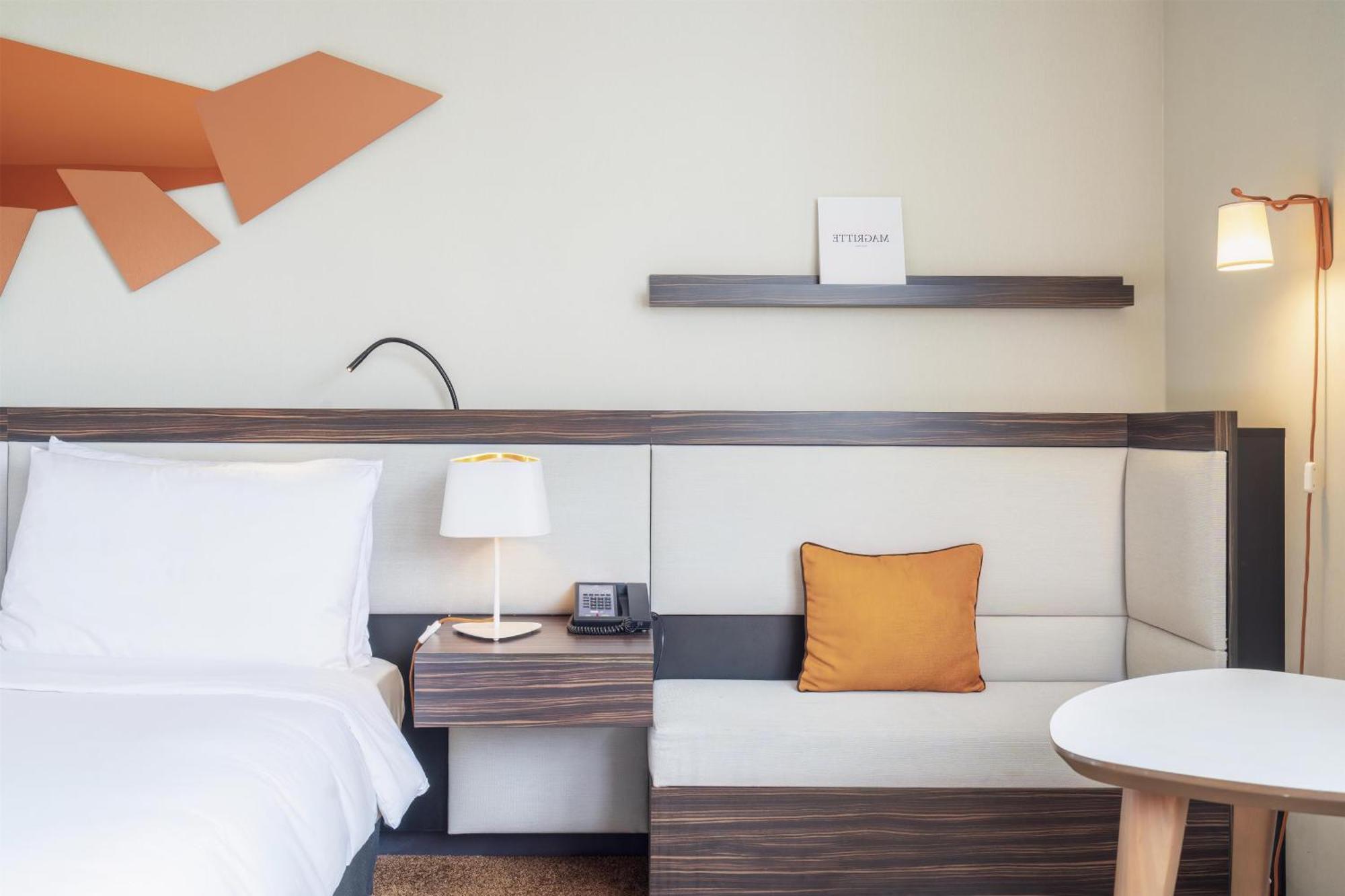 Habitación doble deluxe con cama grande y vistas al jardín
