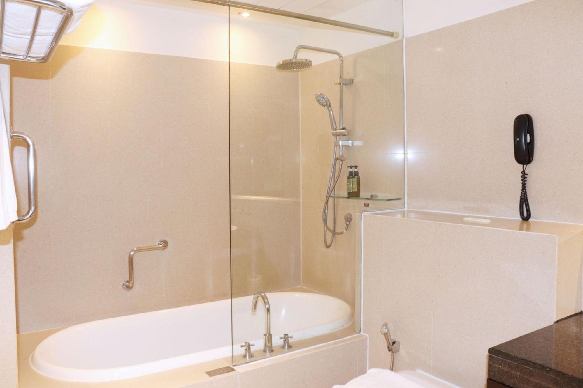 One-Bedroom Premier Apartment