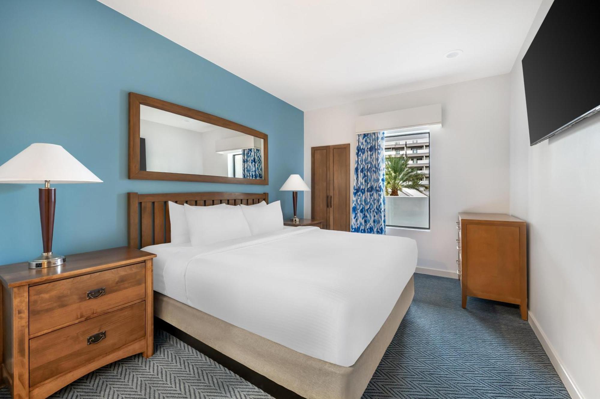 2 BEDROOM 1 KING 1 QUEEN SUITE ROLL SHOWER