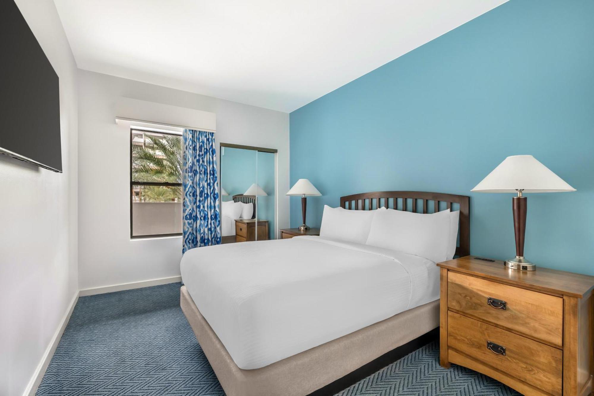 2 BEDROOM 1 KING 1 QUEEN SUITE ROLL SHOWER