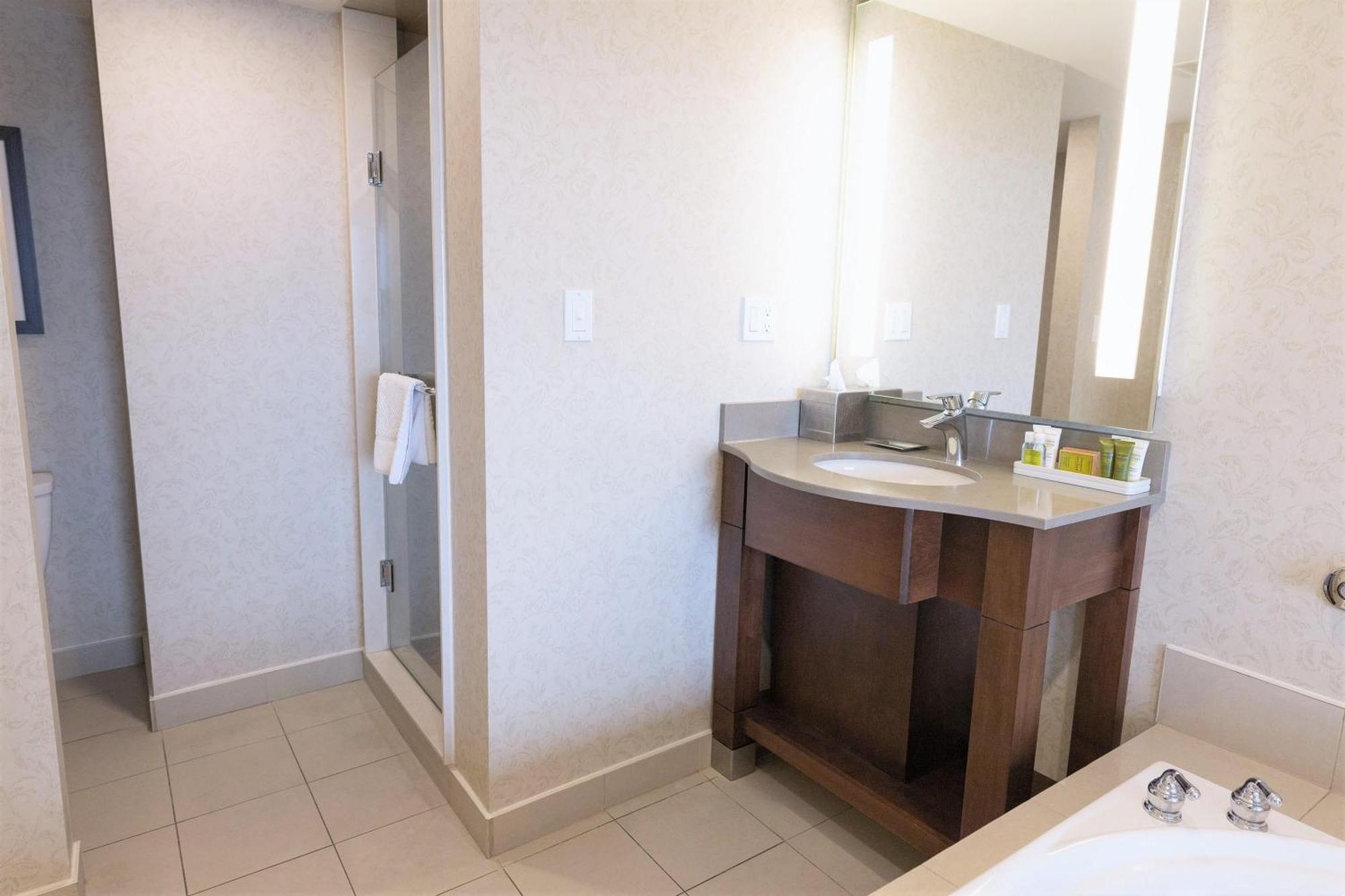 King Room Spa Bath US Falls View