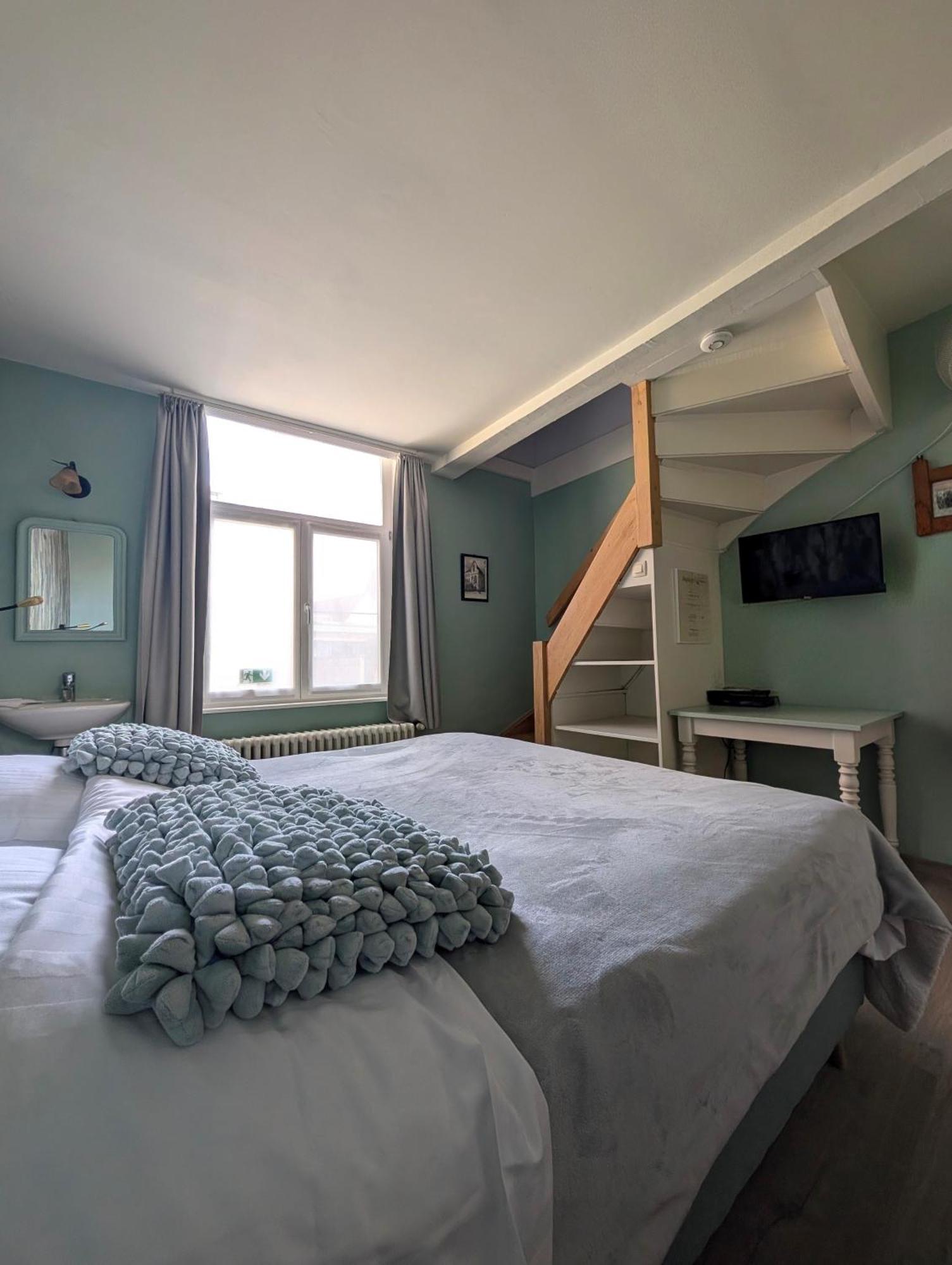 Duplex Room