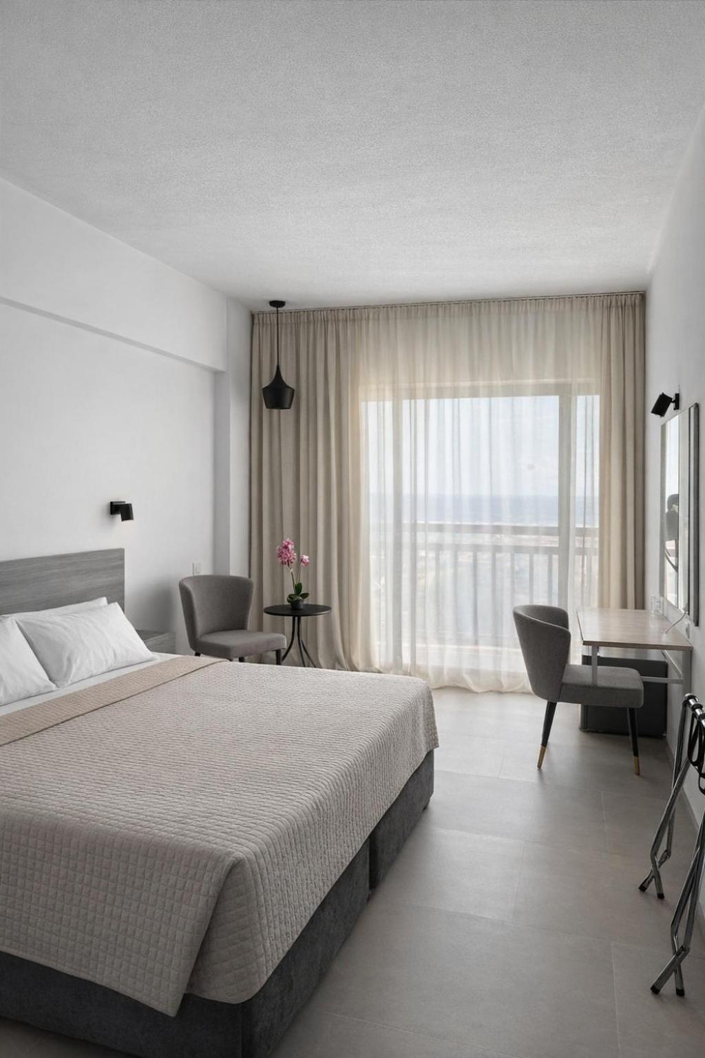 Double or Twin Room Sea View