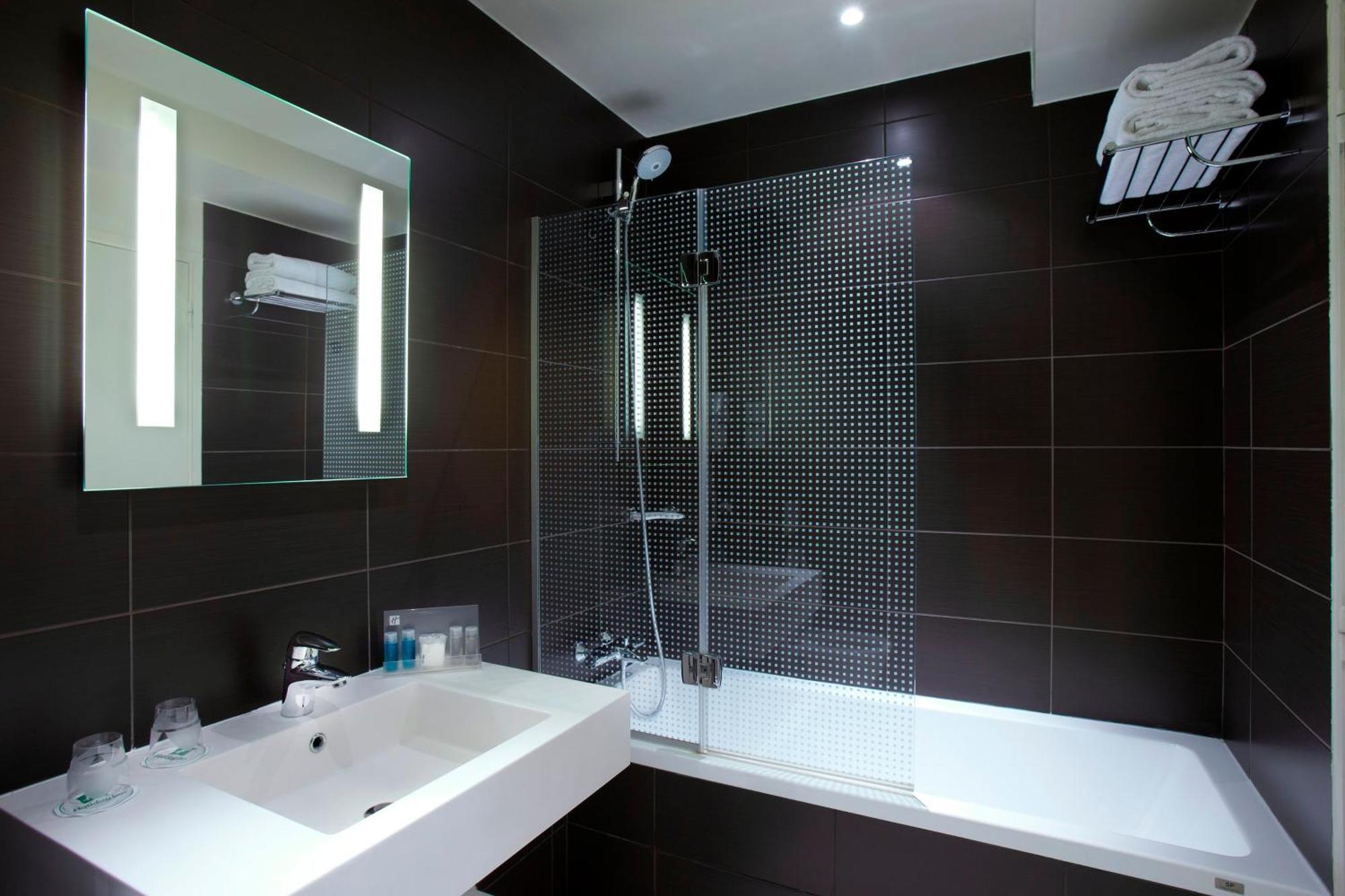 2 Single Standard 25sqm