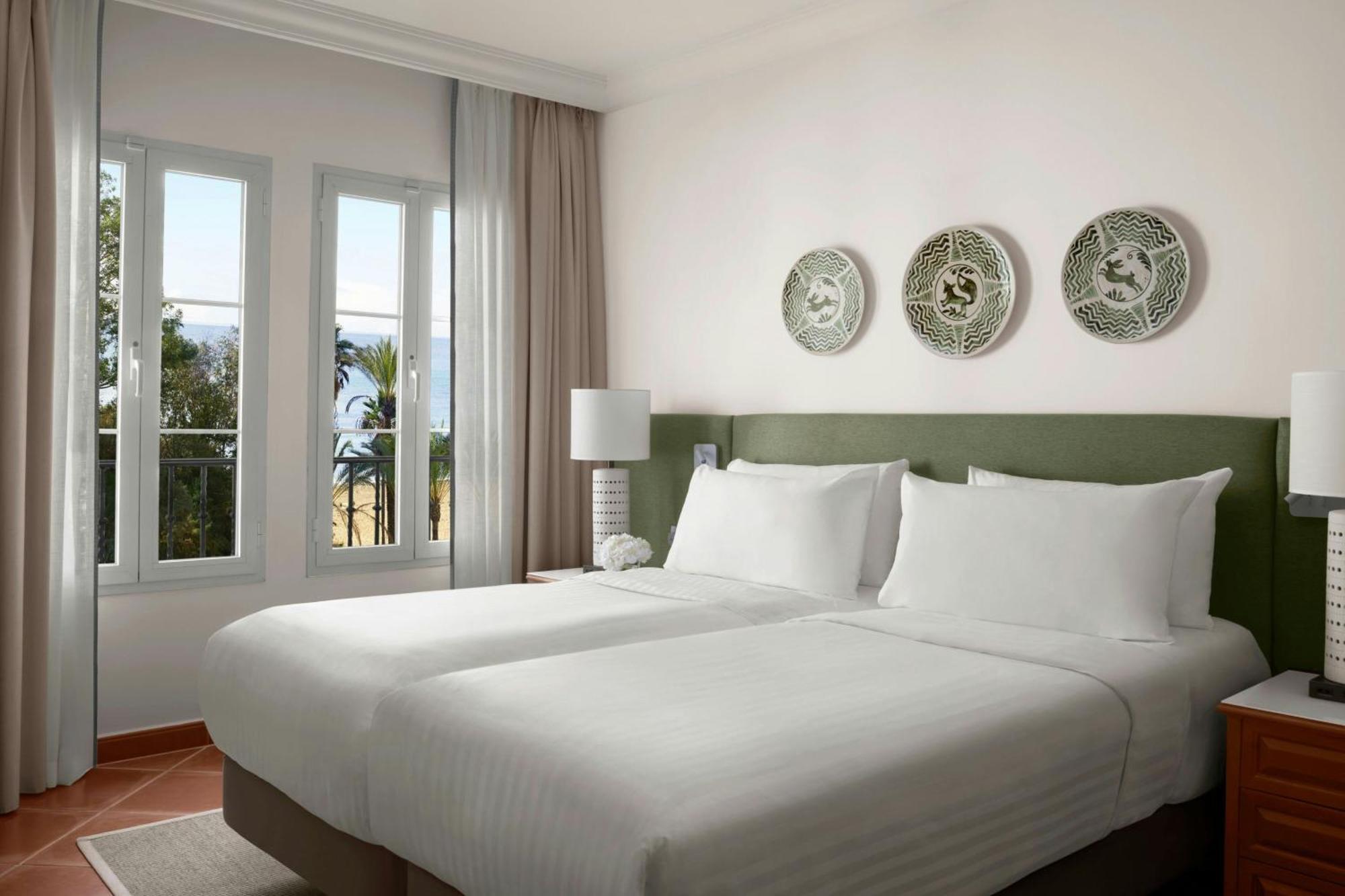 Two-Bedroom Apartment Sea View