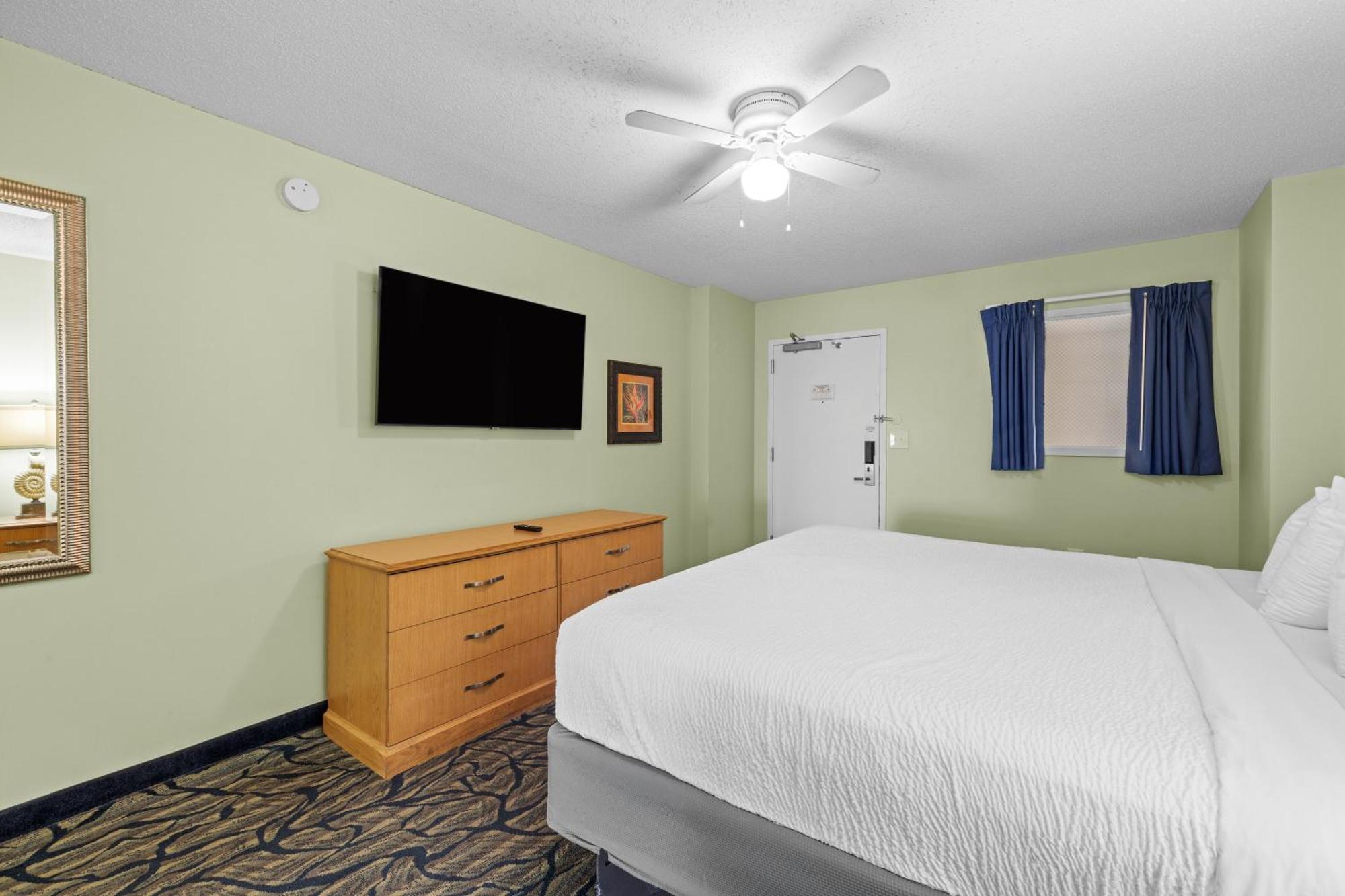 Oceanfront One Bedroom King Suite