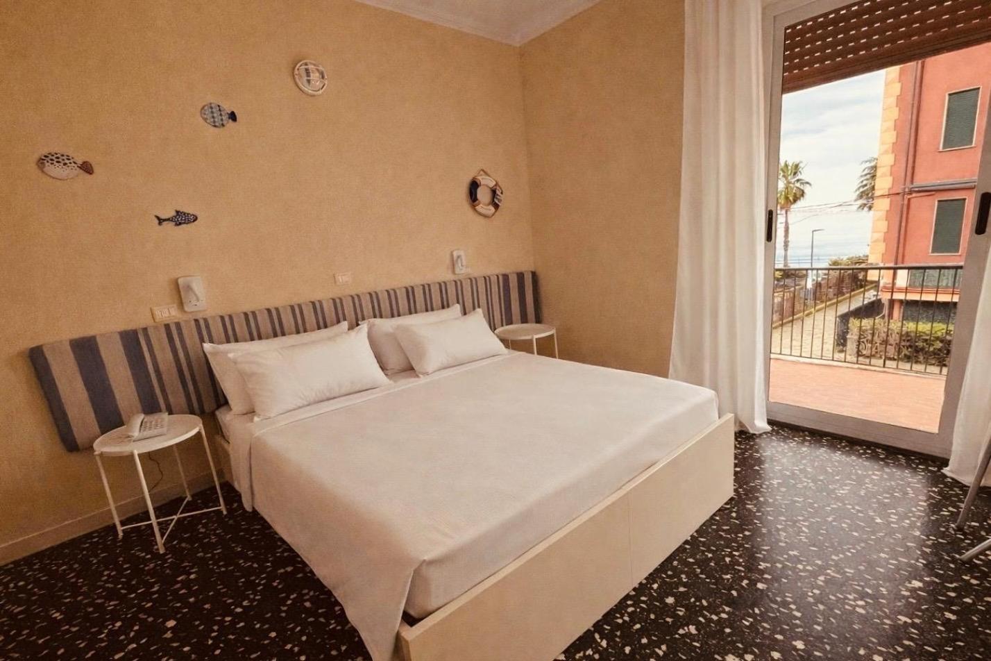 Double or Twin Room Sea View