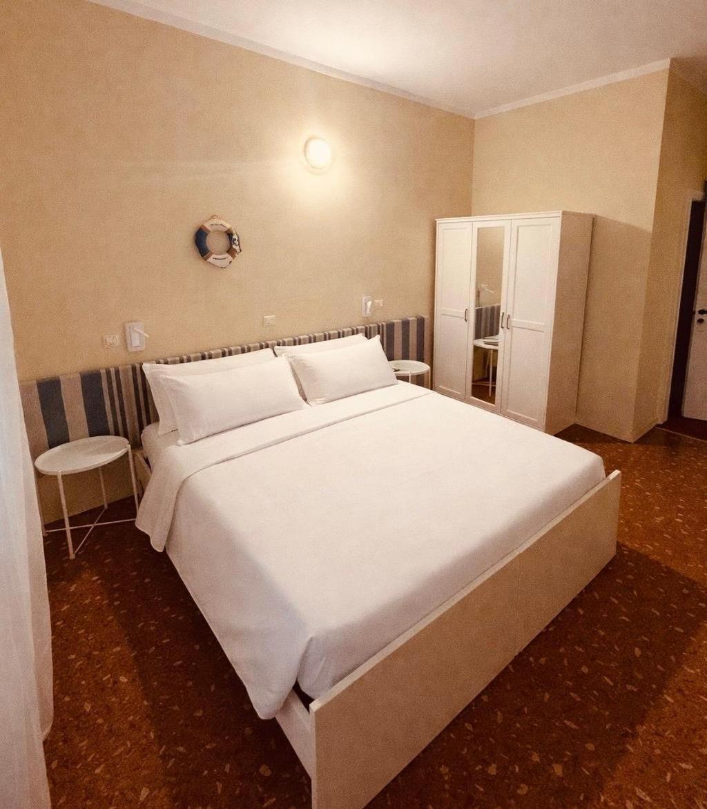 Double or Twin Room Sea View